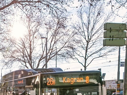 Acht Personen wurden bei dem Unfall in Wien-Donaustadt verletzt. Acht Personen wurden bei dem Unfall in Wien-Donaustadt verletzt.