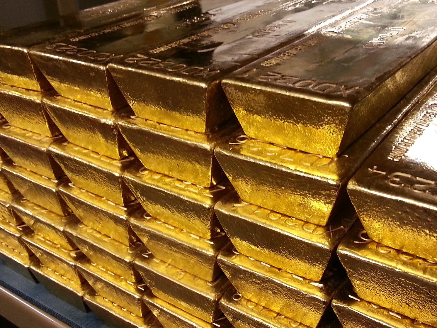 Die Einbrecher erbeuteten Gold im Wert von 700.000 Euro. Die Einbrecher erbeuteten Gold im Wert von 700.000 Euro.