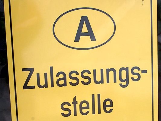 Im Februar gab es im Vergleich zum Vorjahr mehr Kfz-Zulassungen. Im Februar gab es im Vergleich zum Vorjahr mehr Kfz-Zulassungen.