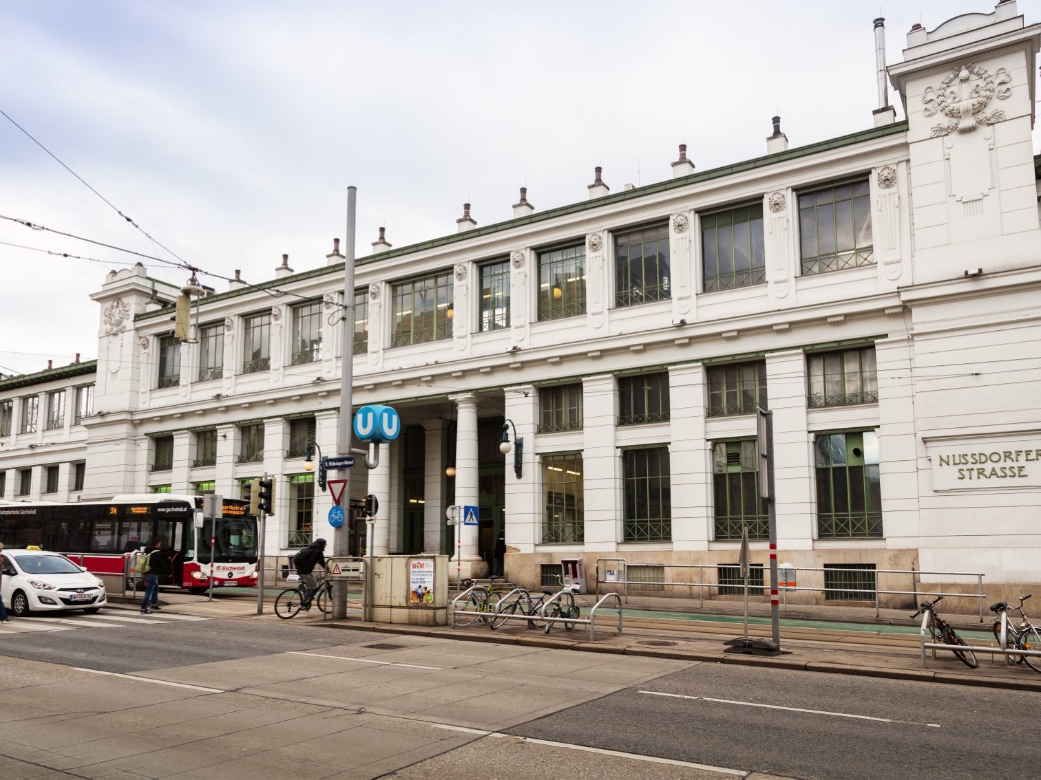 Die Station Nußdorfer Straße wird für mehrere Monate renoviert. Die Station Nußdorfer Straße wird für mehrere Monate renoviert.