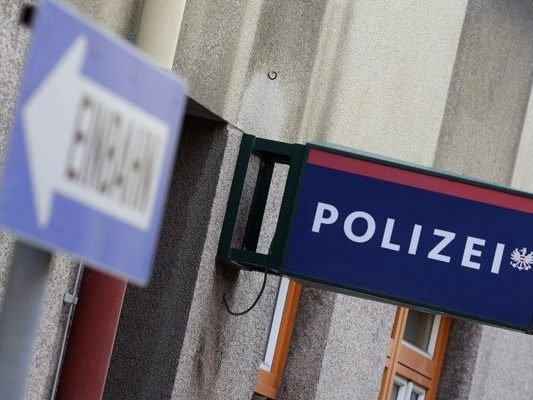 Die Frau zeigte ihren Ex-Freund zuvor in einer Polizeiinspektion an. Die Frau zeigte ihren Ex-Freund zuvor in einer Polizeiinspektion an.