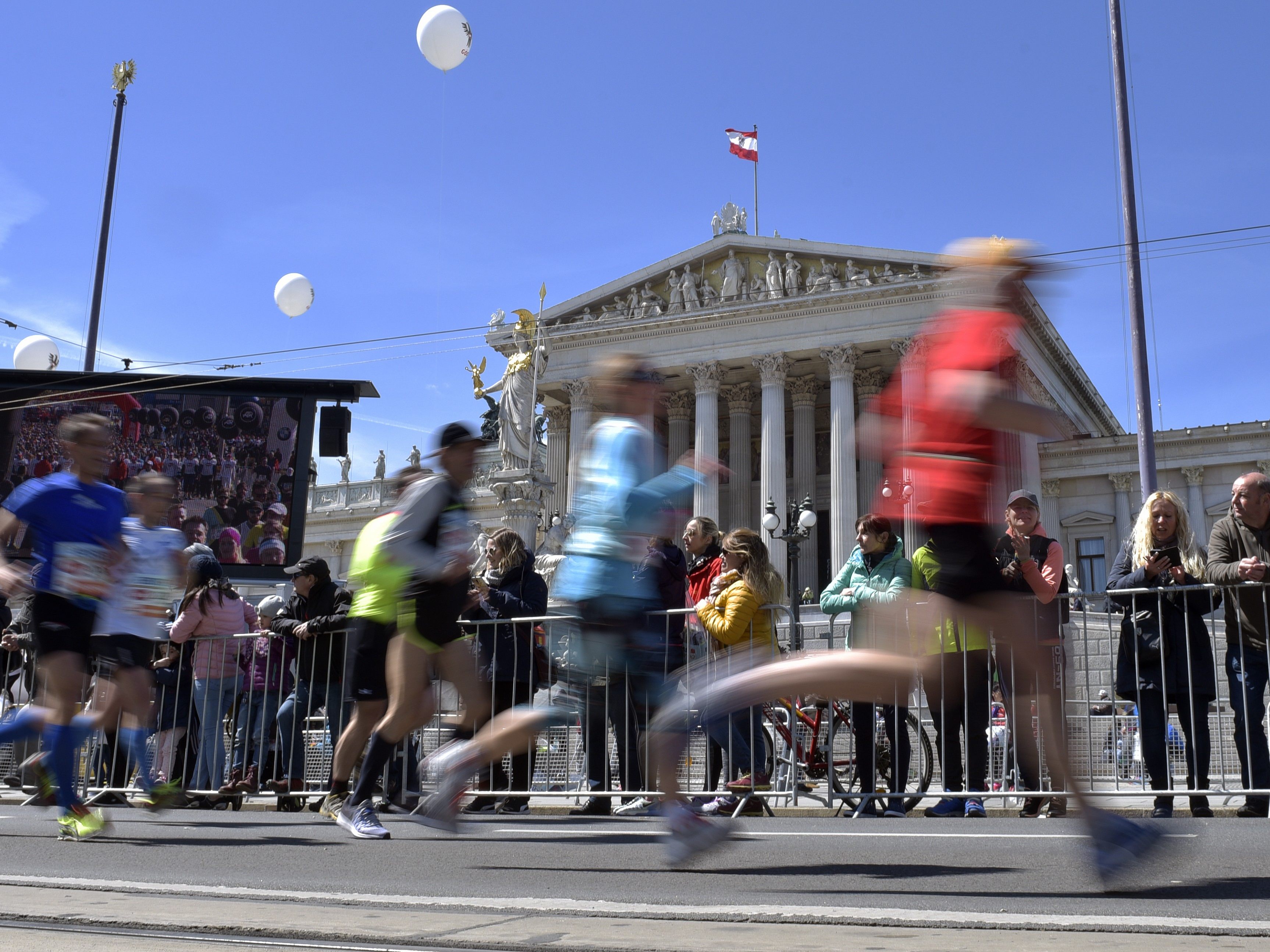 Beim Vienna City Marathon 2018 wird auch der Weltrekordhalter nawesend sein. Beim Vienna City Marathon 2018 wird auch der Weltrekordhalter nawesend sein.