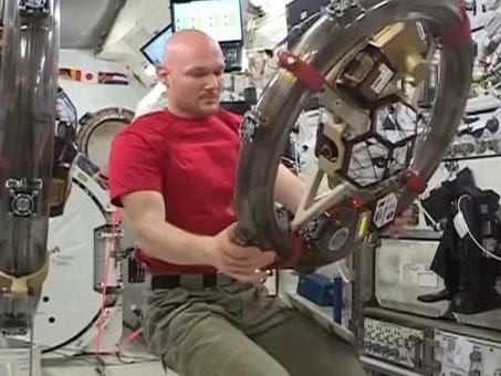 Alexander Gerst wird als erster Deutscher auch Kommandant der ISS sein. Alexander Gerst wird als erster Deutscher auch Kommandant der ISS sein.