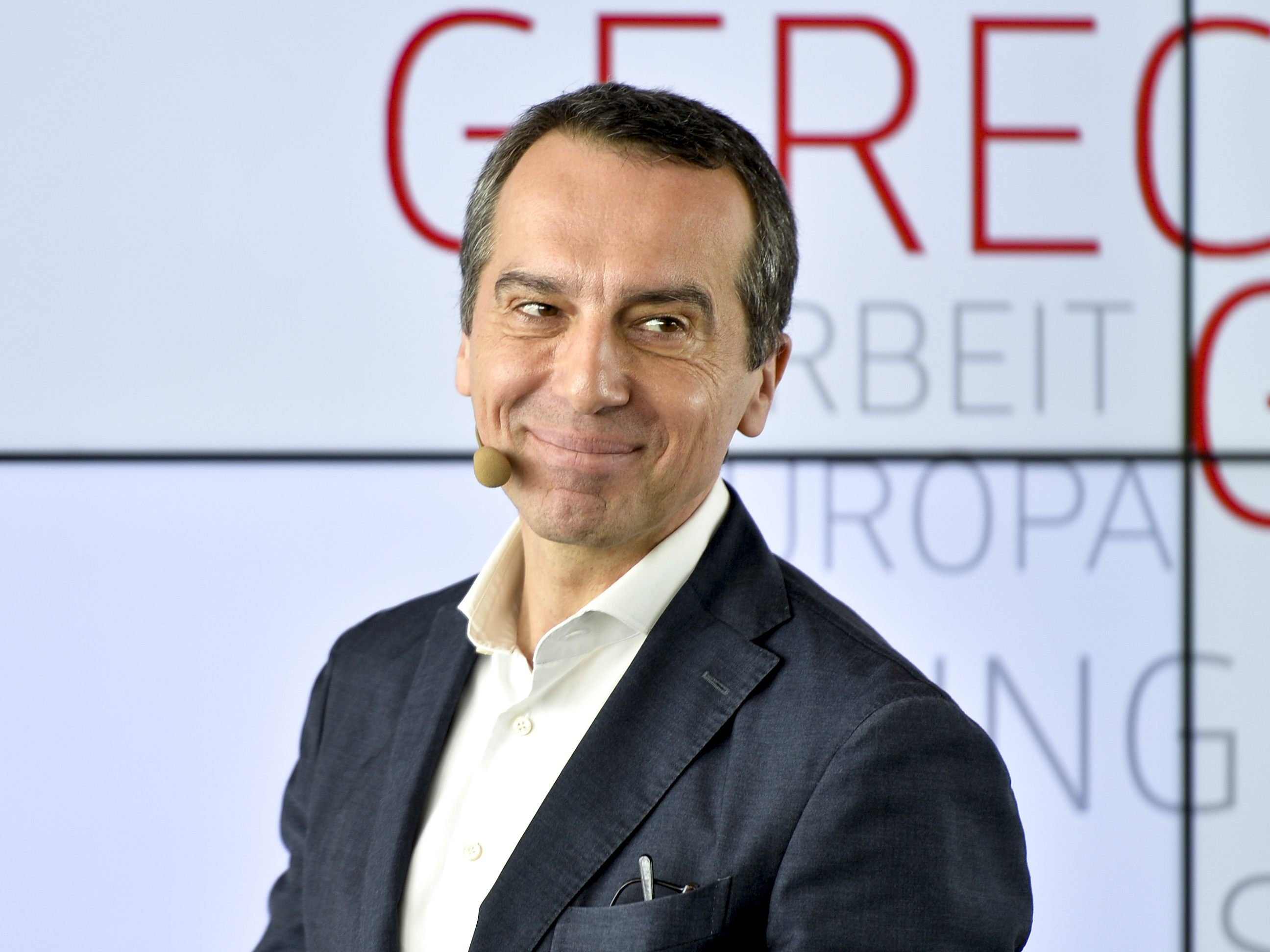Der SPÖ-Chef hatte ÖVP und FPÖ mit "zwei B'soffenen, die sich gegenseitig abstützen" verglichen. Der SPÖ-Chef hatte ÖVP und FPÖ mit "zwei B'soffenen, die sich gegenseitig abstützen" verglichen.