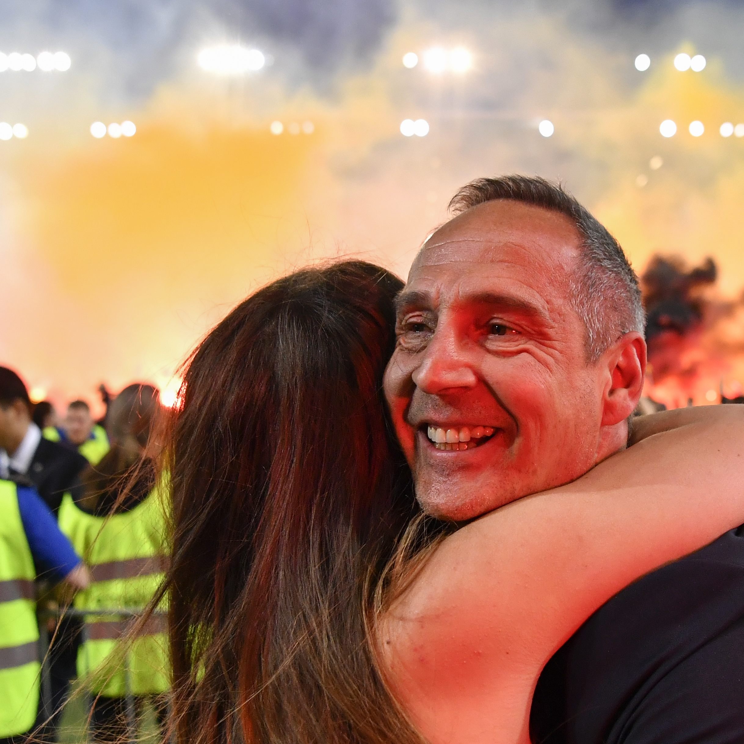 Adi Hütter feiert nach Gewinn des Meistertitels