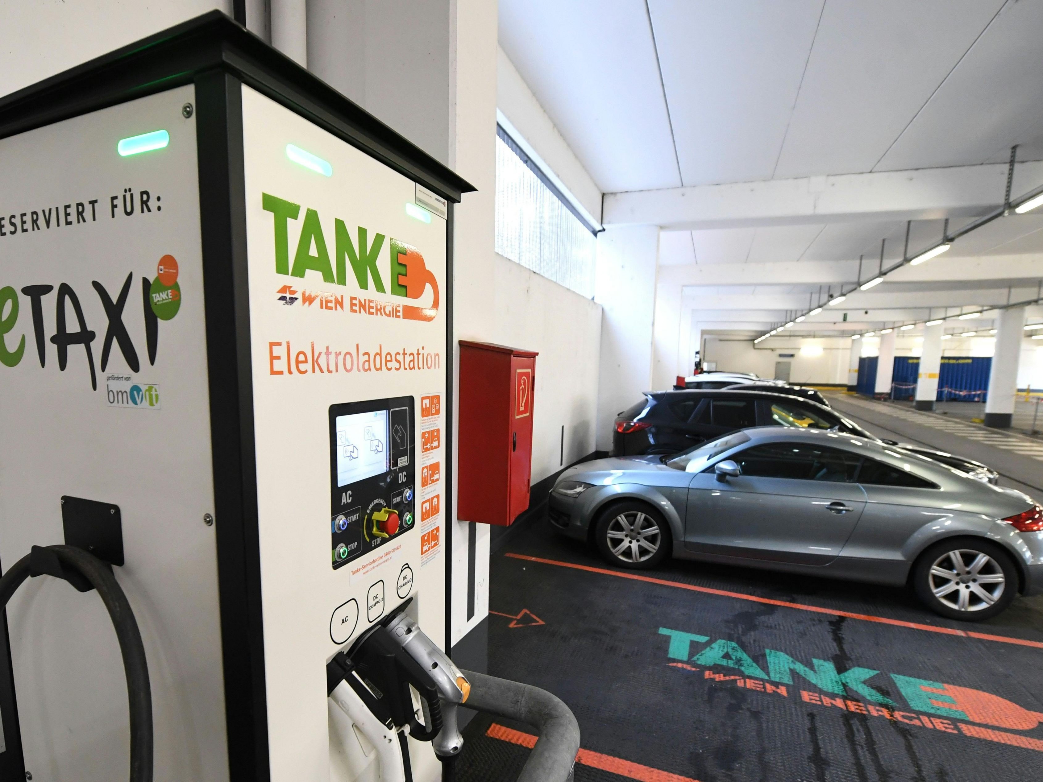 Stromtanken ist ab sofort an zehn Standorten in Floridsdorf möglich. Stromtanken ist ab sofort an zehn Standorten in Floridsdorf möglich.