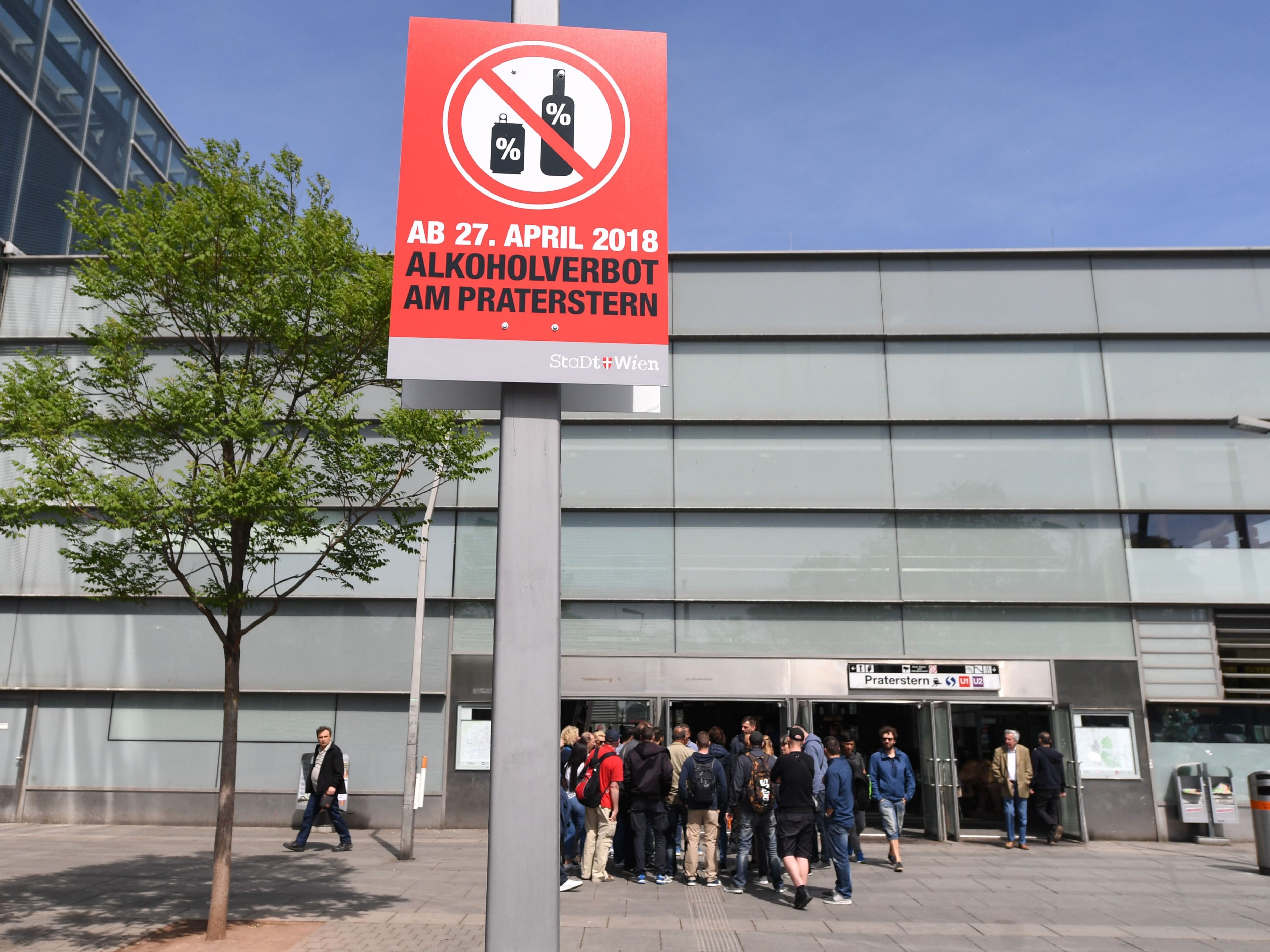 Ab heute tritt das Alkoholverbot in Kraft. Ab heute tritt das Alkoholverbot in Kraft.