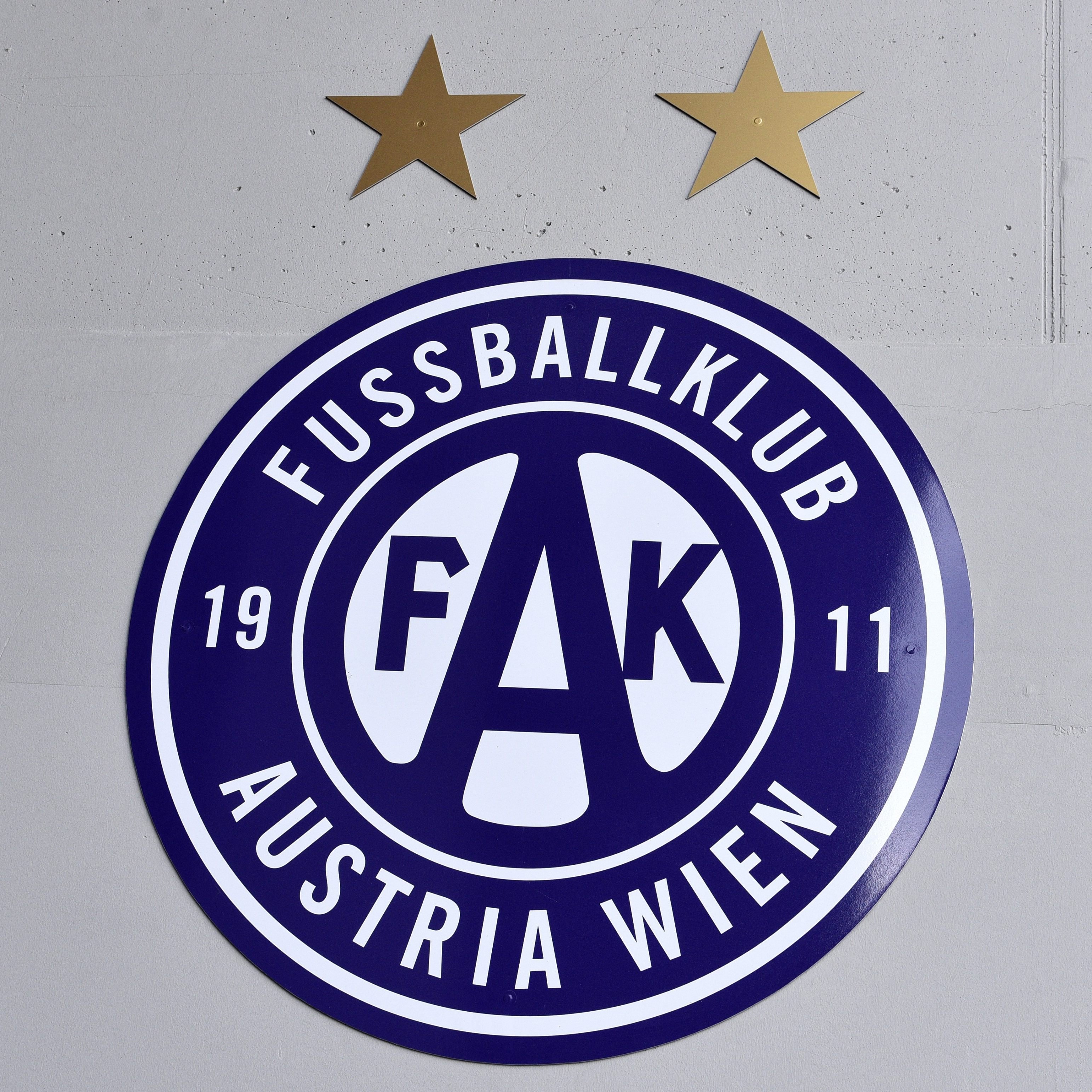 Im neuen Austria-Stadion soll rund um das Spielfeld ein violetter Kunstrasen verlegt werden.