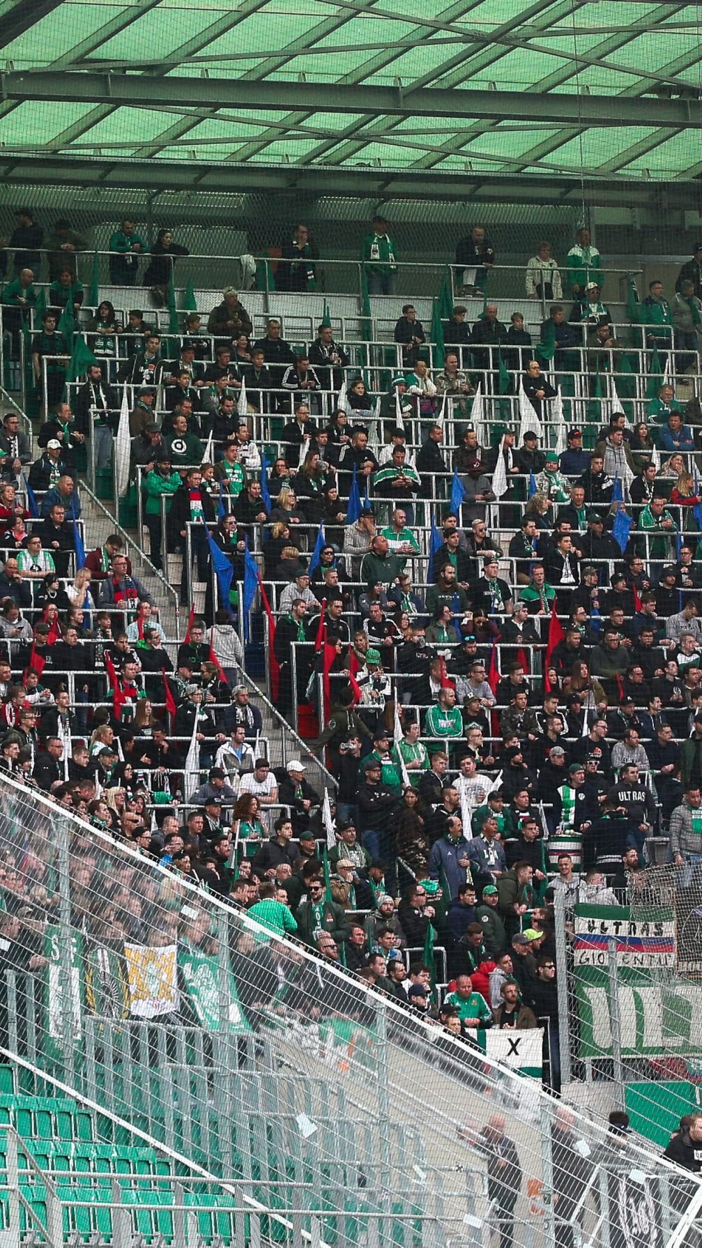 Das Heimspiel gegen St. Pölten verfolgten viele Rapid-Fans vom Gästesektor aus.