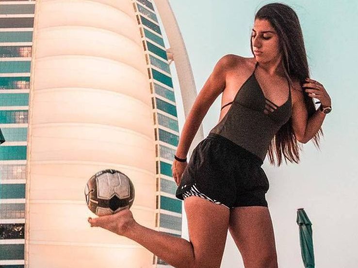 Lisa Zimouche lässt ihre Gegner sogar in Highheels alt aussehen. Lisa Zimouche lässt ihre Gegner sogar in Highheels alt aussehen.