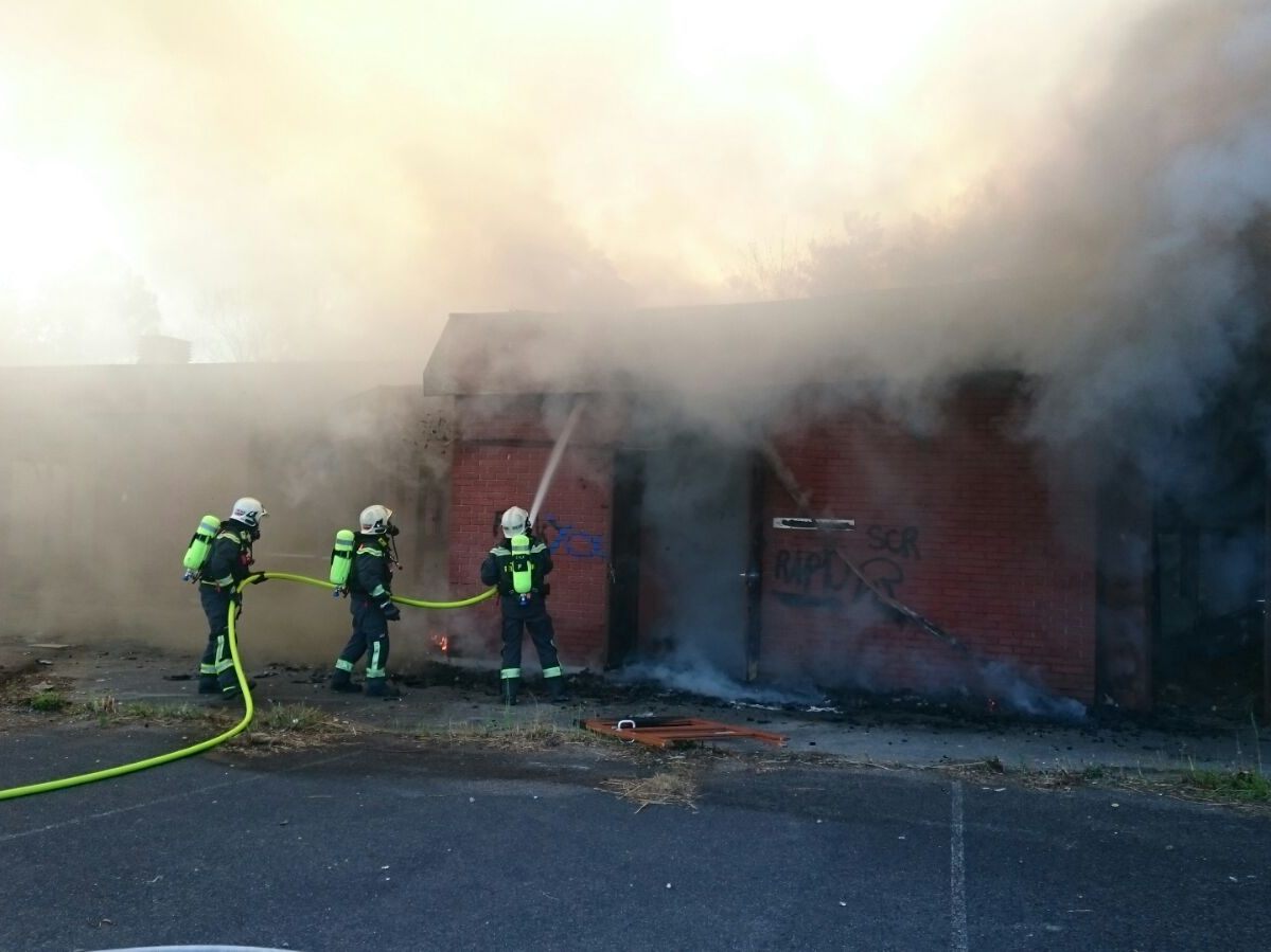 Beim Brand in Wien-Favoriten kam es zu starker Rauchentwicklung.