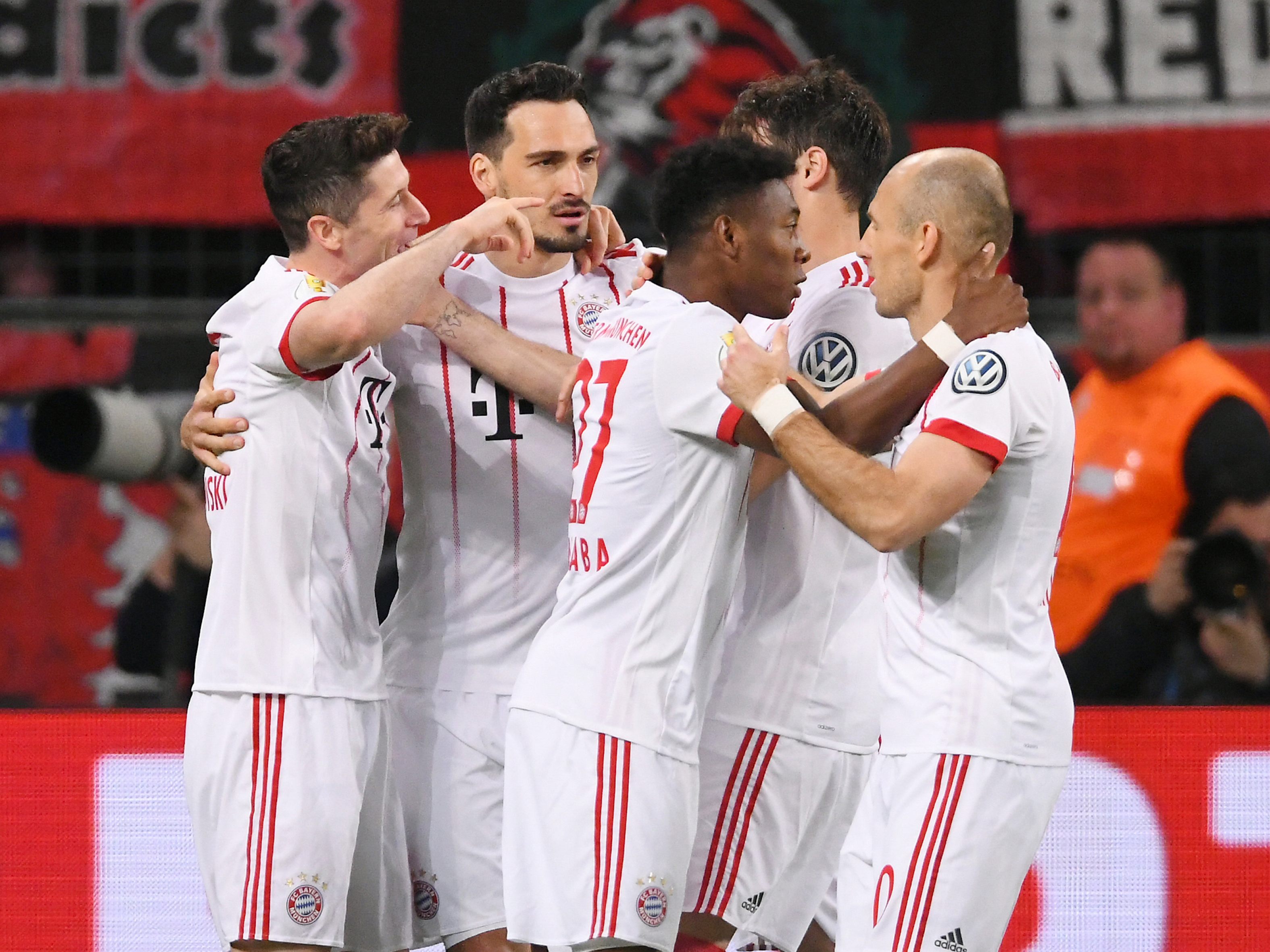 Alaba, Robben un Co. jubeln über den Einzug ins DFB-Pokal-Finale. Alaba, Robben un Co. jubeln über den Einzug ins DFB-Pokal-Finale.