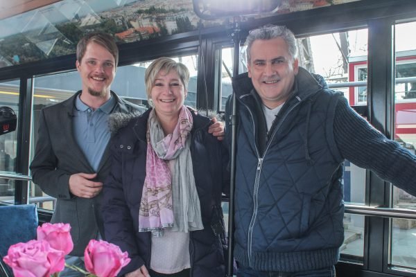 Evi und Alexander Bolter mit Moderator Johannes Tschohl.