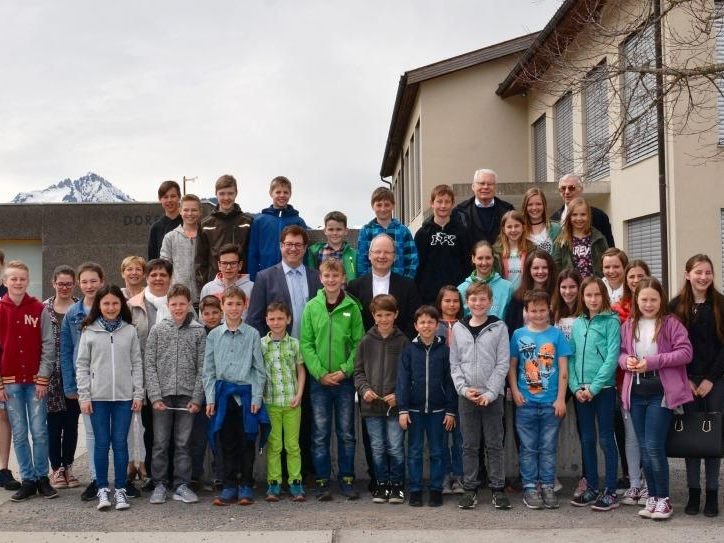 Bischof Benno Elbs in Übersaxen.