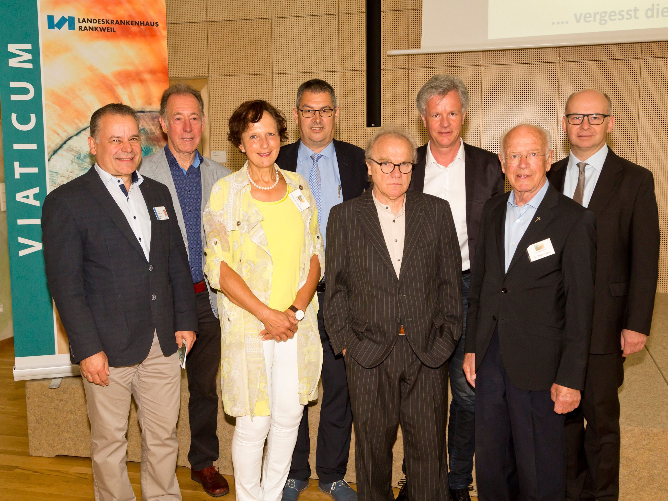 Organisator Arthur Bertsch & Stefan Moosbrugger (LKHR Viaticum) KHBG-Geschäftsführung Dir. Dr. Gerald Fleisch, Prim. Doz. Dr. Peter Fraunberger, Chefarzt Prim. Jan Dr. Di Pauli; Referenten: Prof. Dr. Barbara Friesenecker, Dr. Raoul Pinter, Dr. Peter Rädler, DGKP Stefanie Zimmermann, MSc, Dr. Michael Wenz