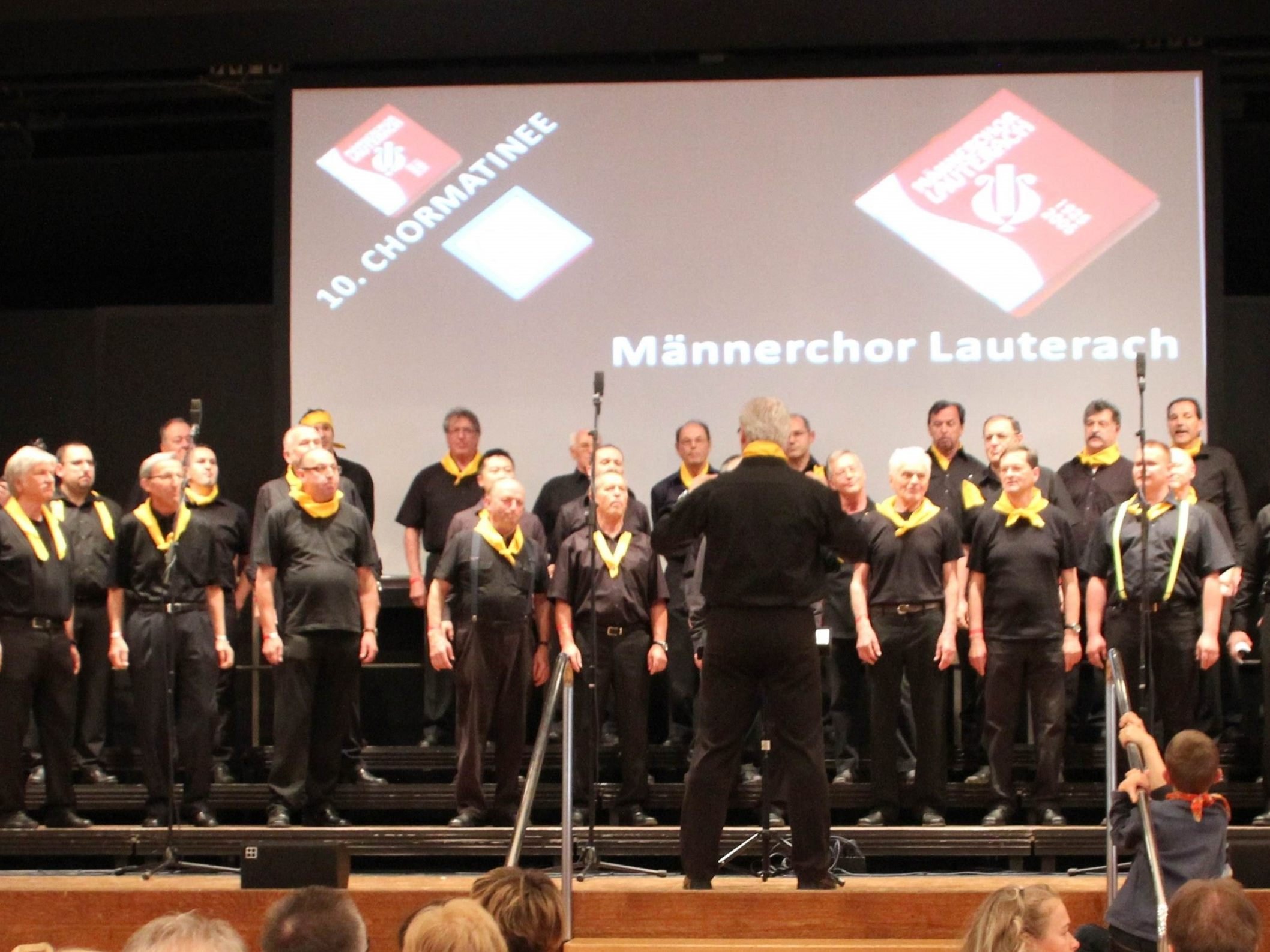 Männerchor Lauterach bei der 10. ten Chor Matinee im Hofsteigsaal