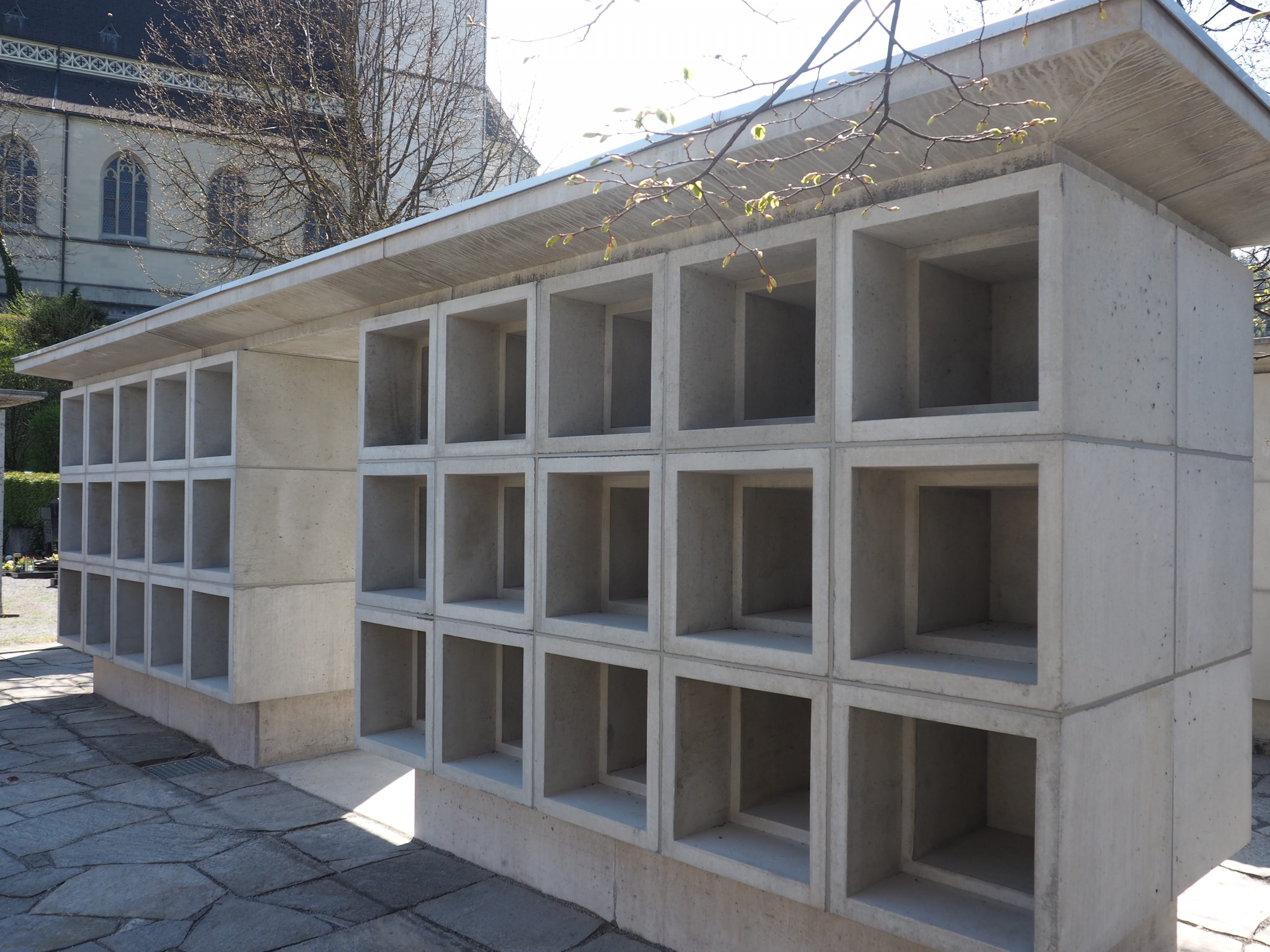 Platz für neue Urnengräber auf dem Friedhof Frastanz. Platz für neue Urnengräber auf dem Friedhof Frastanz.