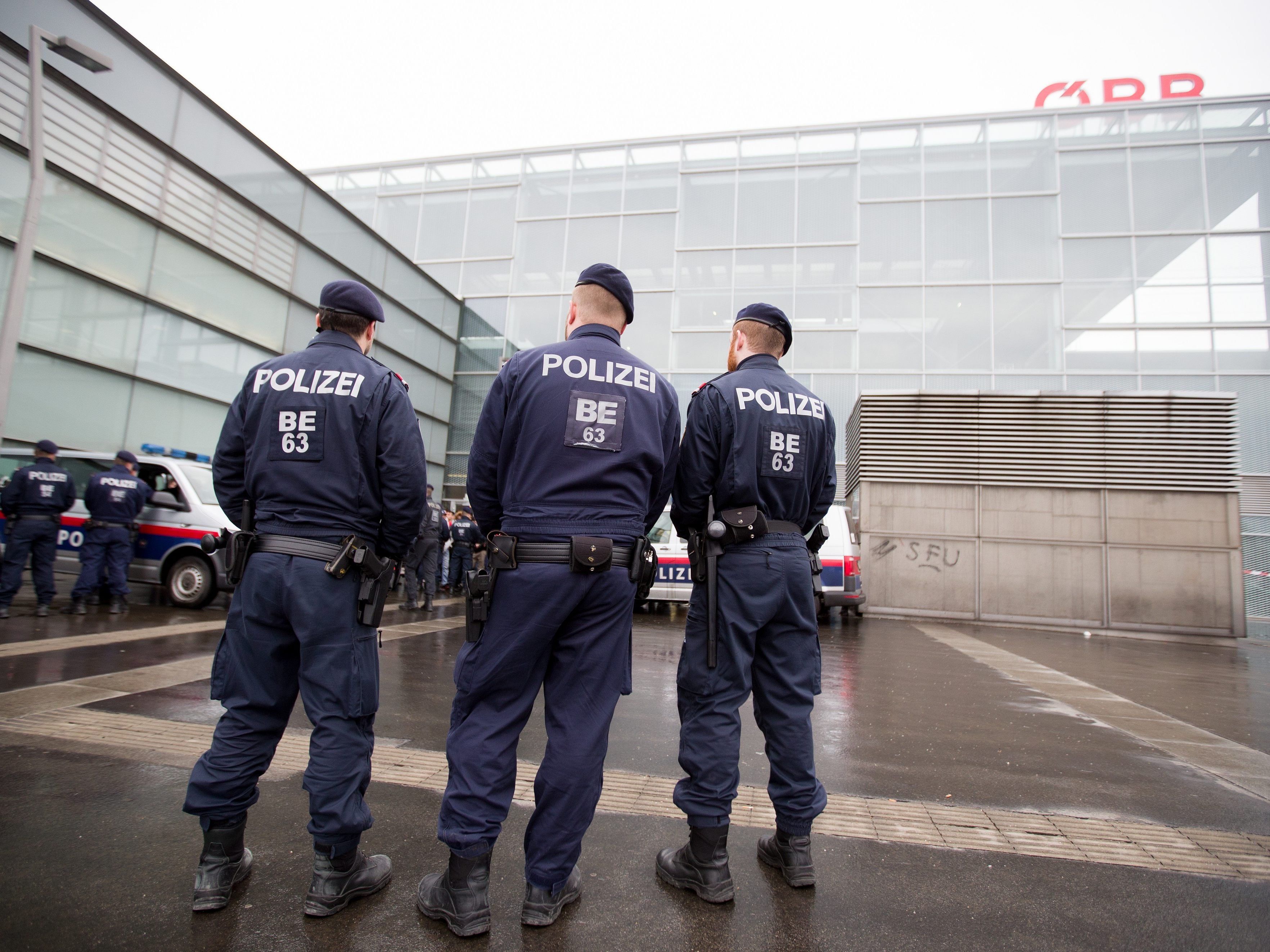 Der Verdächtige hielt sich illegal in Österreich auf. / Symbolbild Der Verdächtige hielt sich illegal in Österreich auf. / Symbolbild
