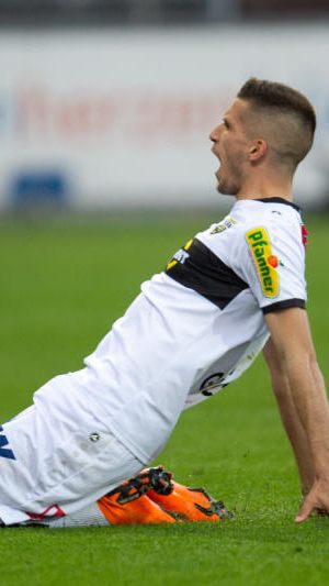 Grbic mit herrlichem Freistoßtor