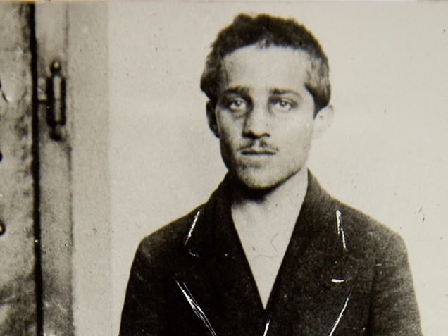 Der Mörder des österreichischen Thronfolgerpaares Gavrilo Princip stirbt 1918 an Tuberkulose im Gefängniskrankenhaus.