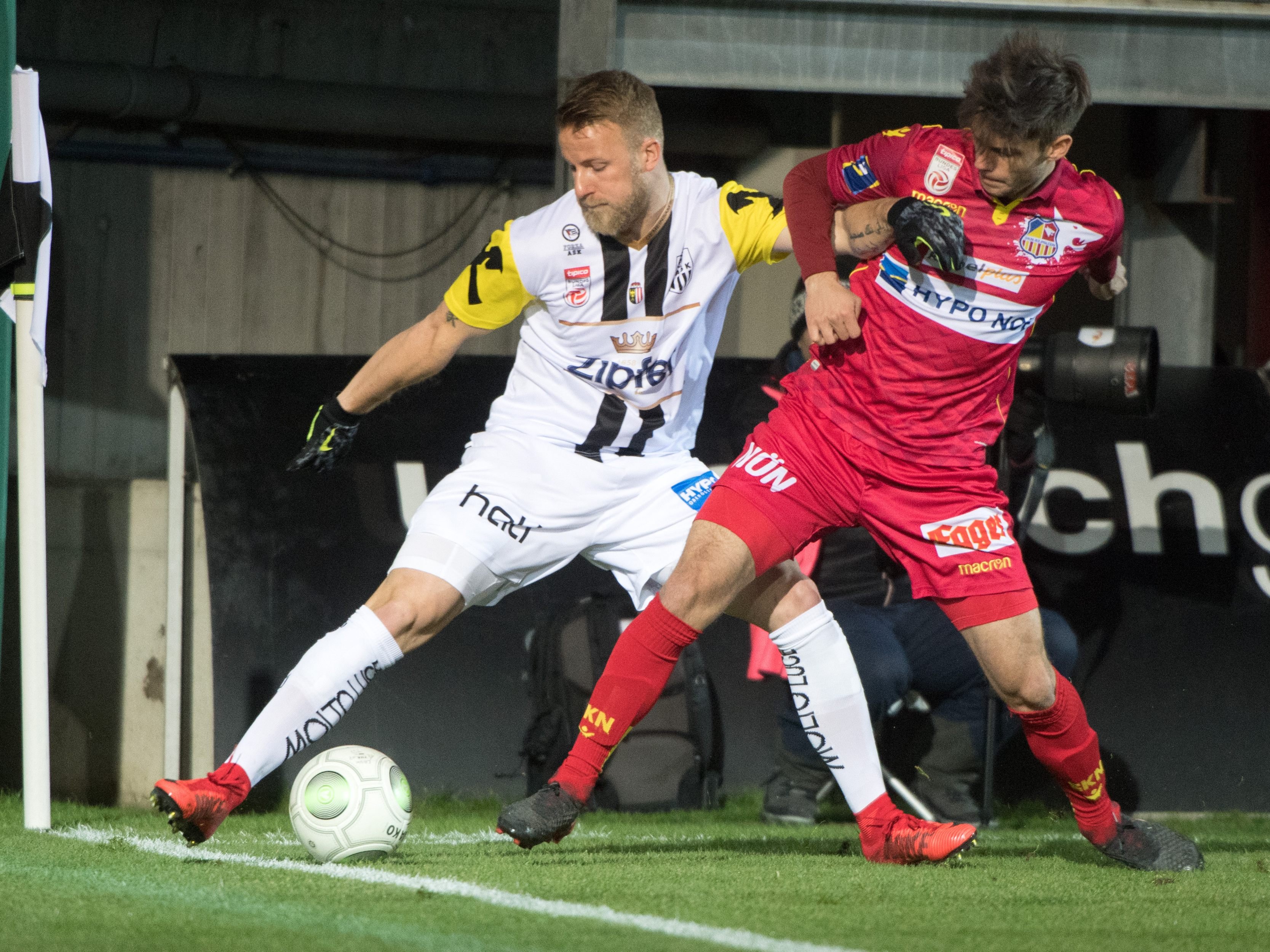 LIVE-Ticker zum Spiel SKN St. Pölten gegen LASK Linz ab 18.30 Uhr. LIVE-Ticker zum Spiel SKN St. Pölten gegen LASK Linz ab 18.30 Uhr.
