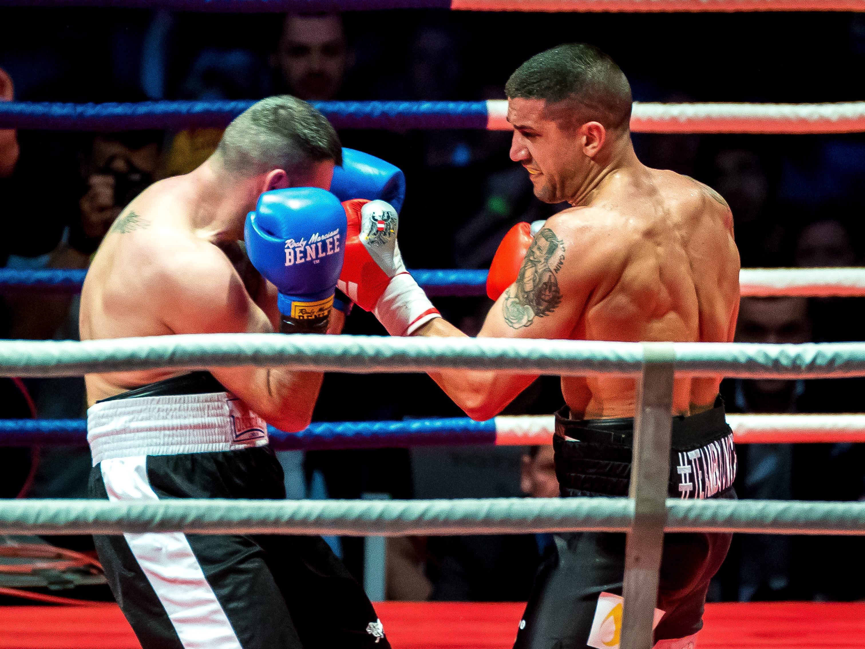 Gelungenes Comeback im Boxring: Marcos Nader siegt. Gelungenes Comeback im Boxring: Marcos Nader siegt.