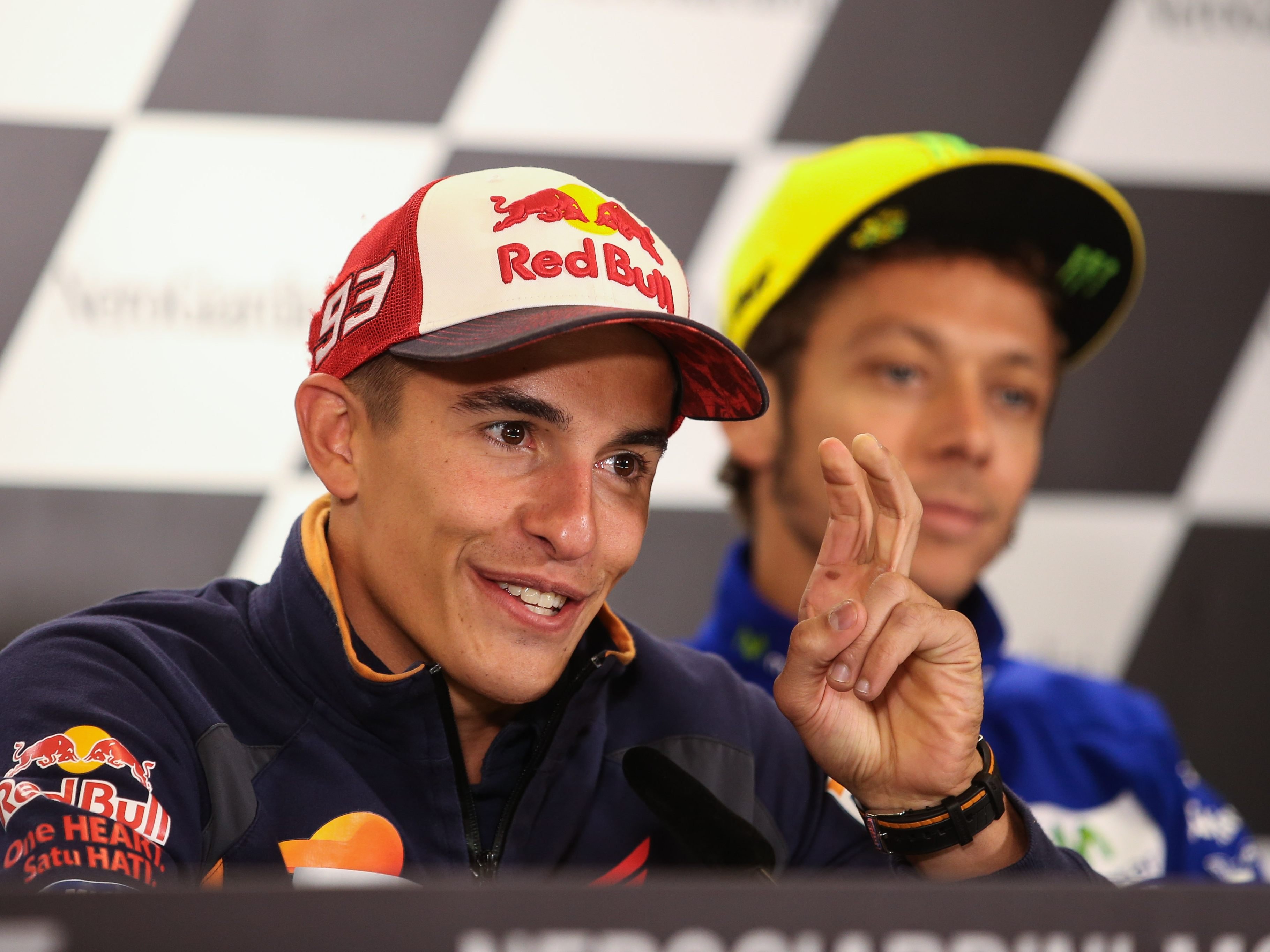 Es brodelt zwischen Marquez und Rossi.