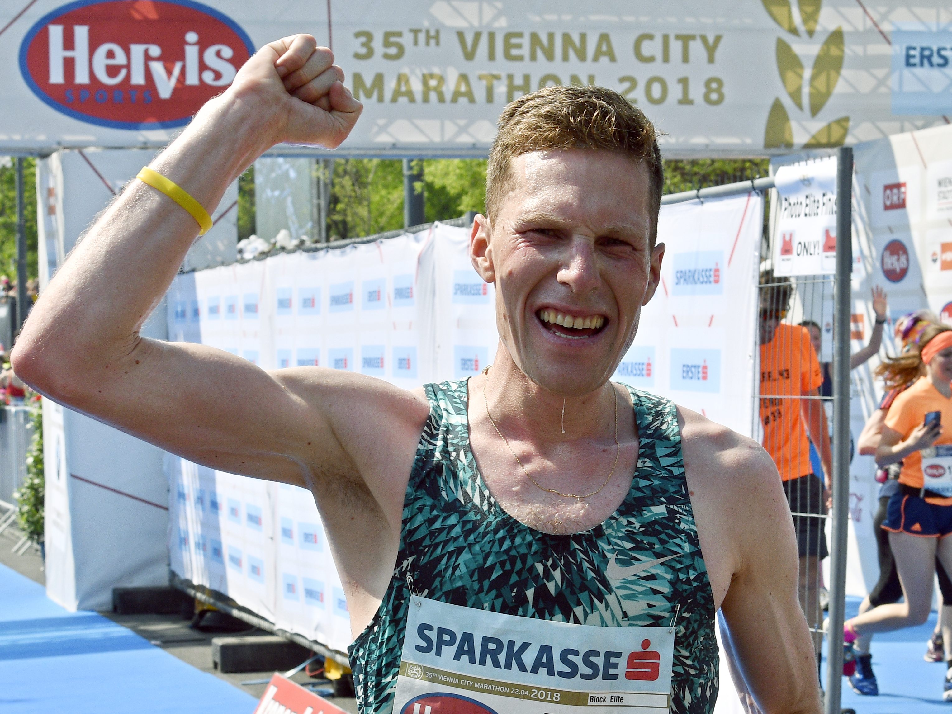 Peter Herzog lief beim Wien-Marathon als Zehnter ins Ziel. Peter Herzog lief beim Wien-Marathon als Zehnter ins Ziel.