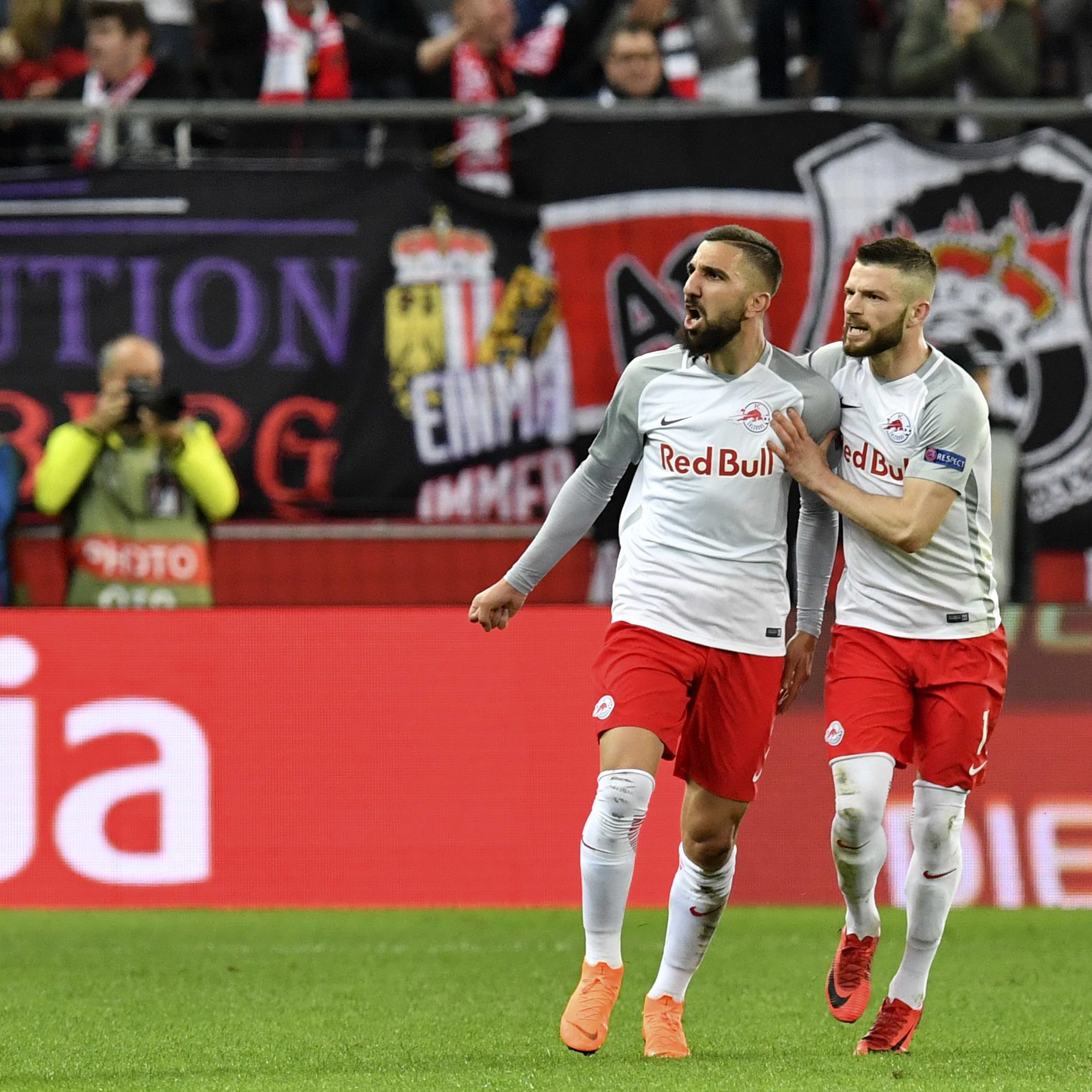 Red Bull Salzburg schafft im EL-Rückspiel gegen Lazio Rom die Sensation.