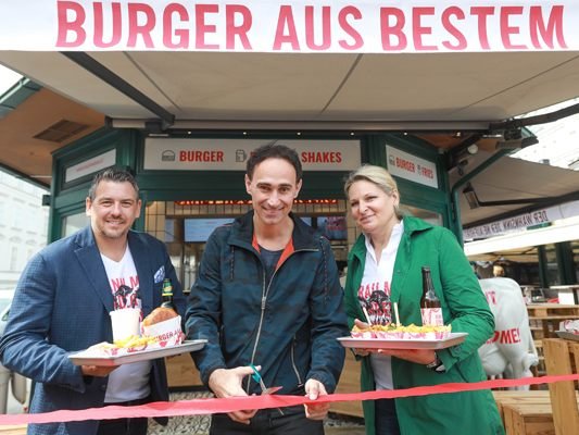 Am Naschmarkt gibt es ab sofort einen Burger-Kiosk. Am Naschmarkt gibt es ab sofort einen Burger-Kiosk.
