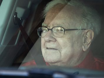 Warren Buffett glaubt nach wie vor nicht an Kryptowährungen