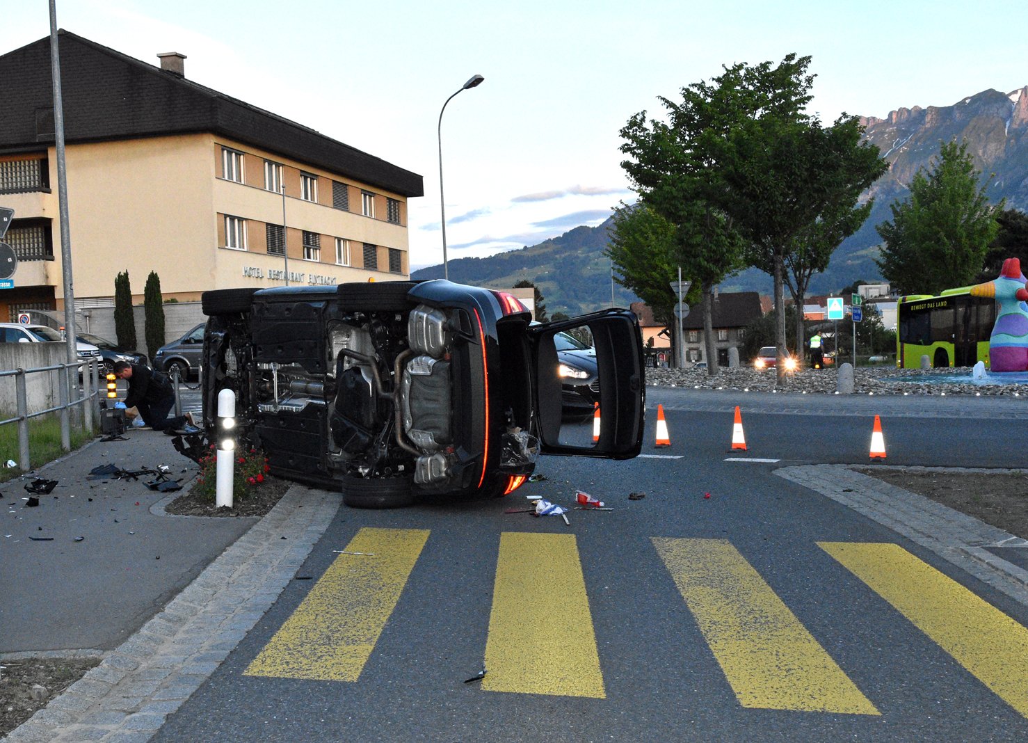 Am gestohlenem Fahrzeug entstand erheblicher Sachschaden.