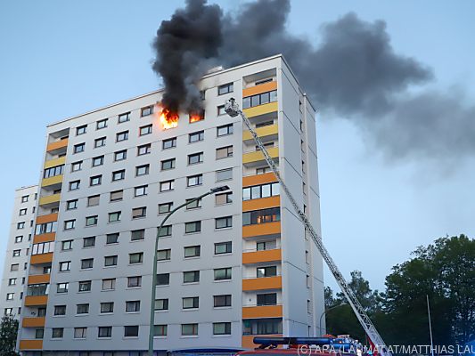 Einsatzkräfte der Feuerwehr am Unglücksort