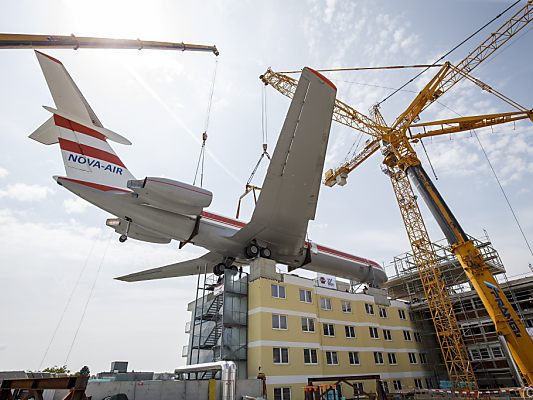 Das neu lackierte Flugzeug wird als Event-Location dienen