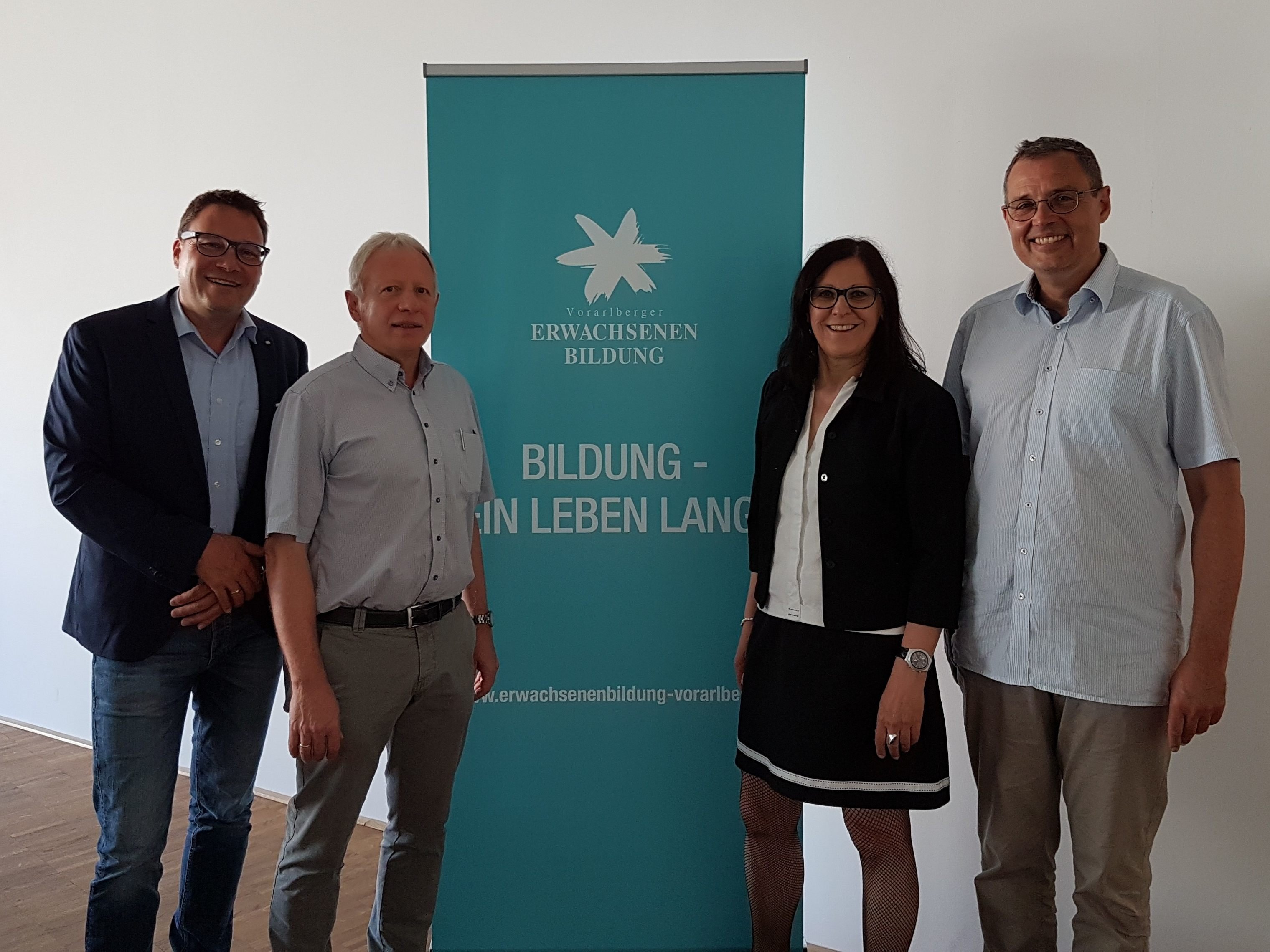 v.li.: Mag. Stefan Fischnaller, Mag. Christian Kopf, Dr. Elisabeth Schwald, ARGE Vorsitzender Dr. Hans Rapp. v.li.: Mag. Stefan Fischnaller, Mag. Christian Kopf, Dr. Elisabeth Schwald, ARGE Vorsitzender Dr. Hans Rapp.