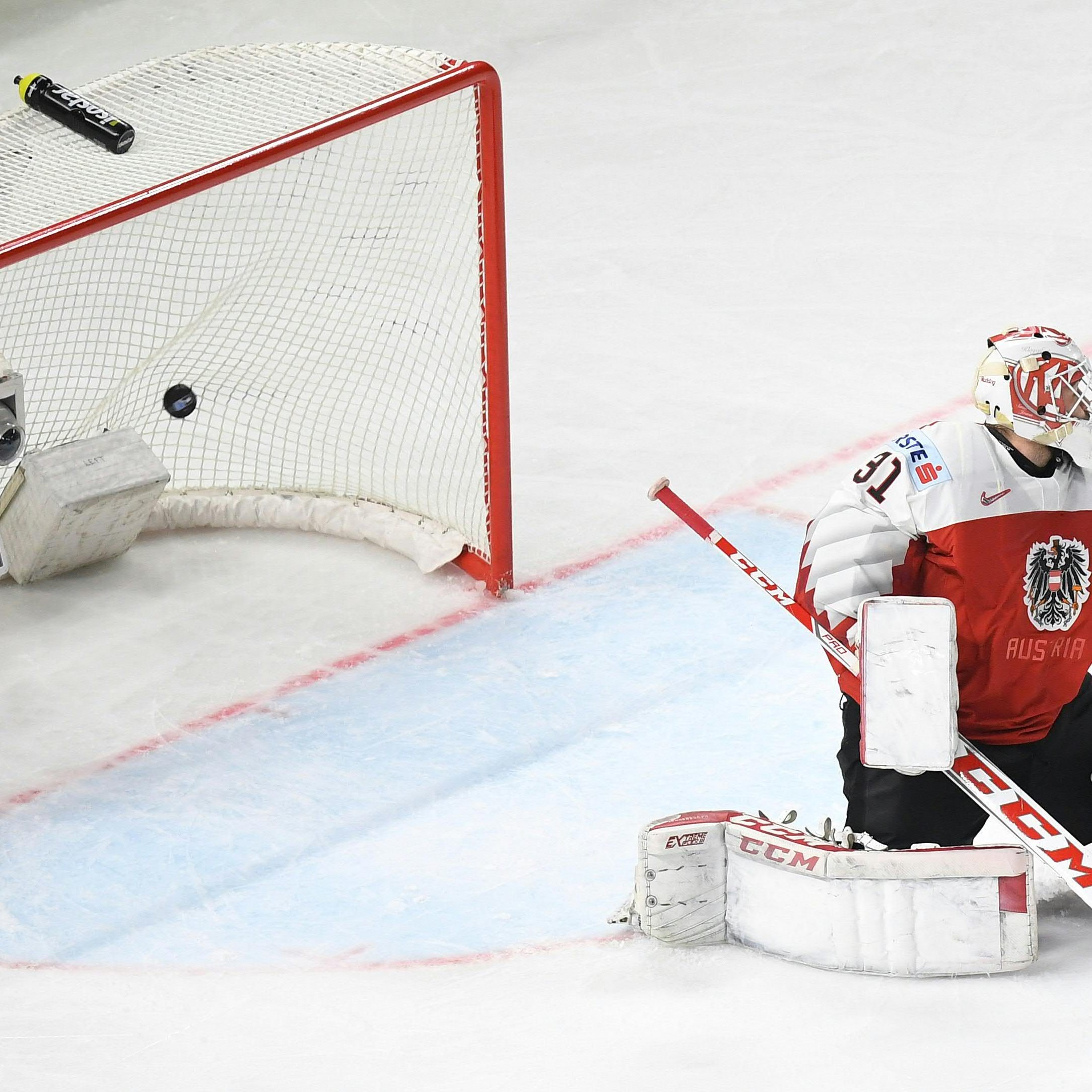 Auch David Madlener im Tor konnte die deutliche Niederlage nicht verhindern.