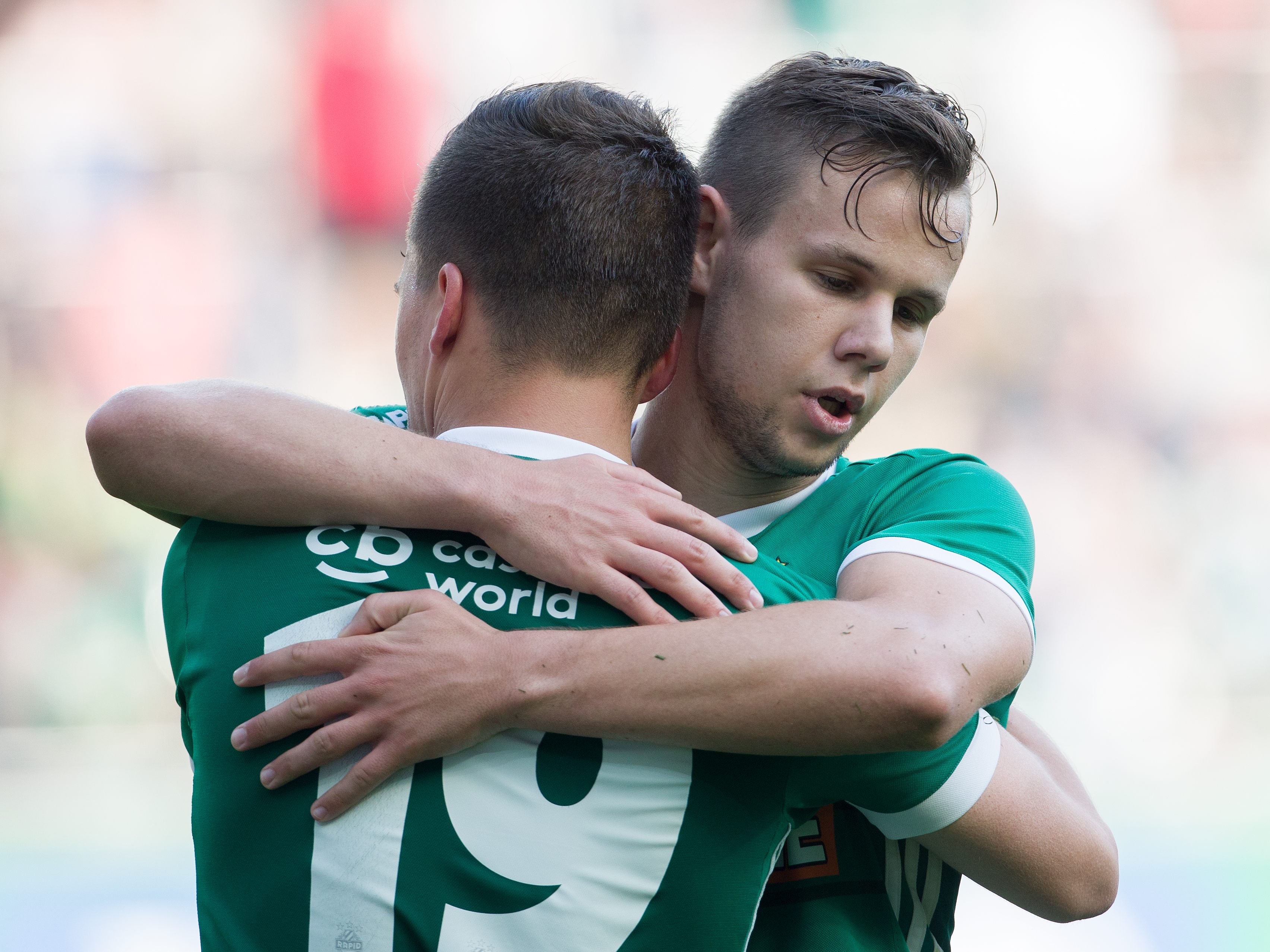 Rapid Wien-Spieler Louis Schaub soll zum 1. FC Köln wechseln. Rapid Wien-Spieler Louis Schaub soll zum 1. FC Köln wechseln.