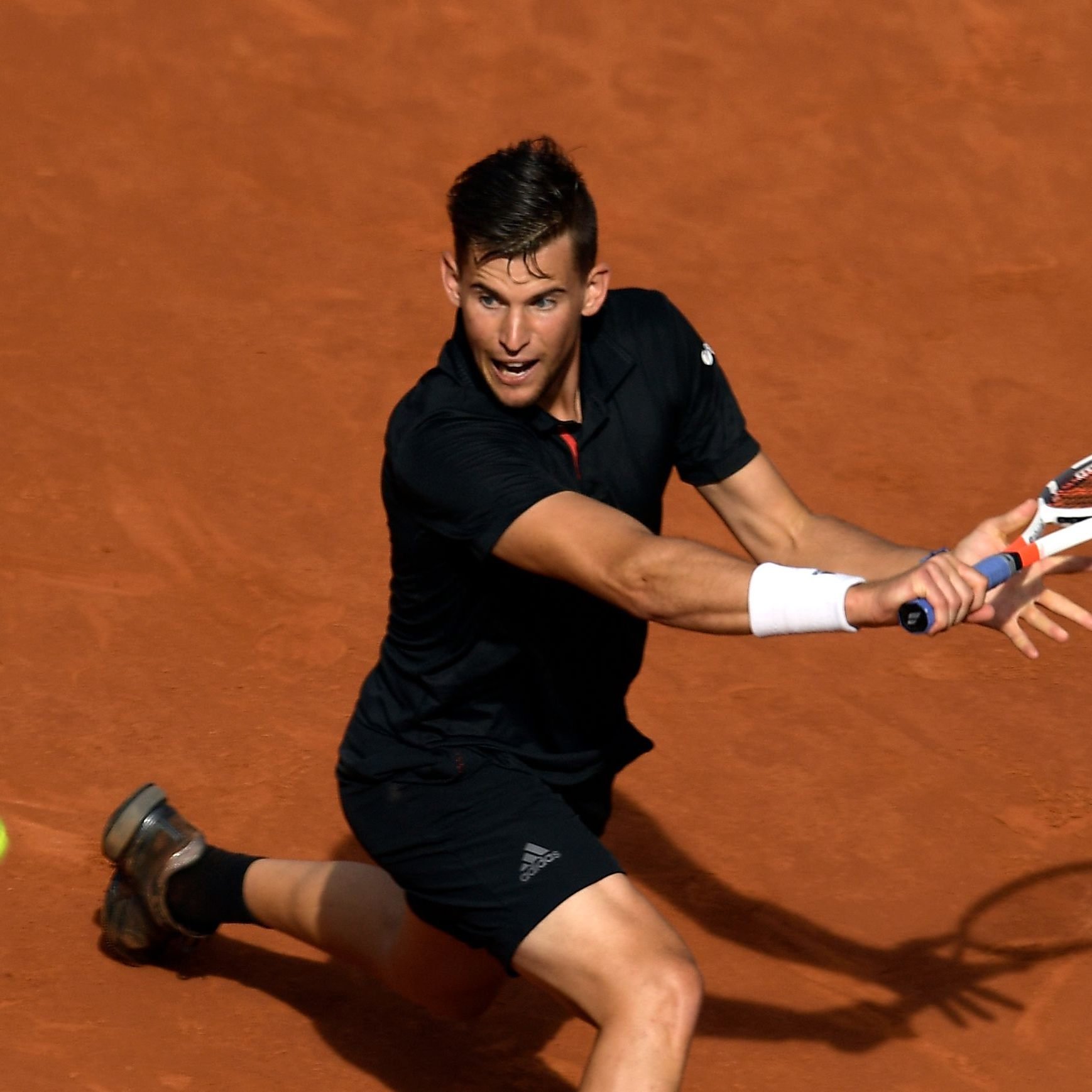 Der Österreicher schlägt Nadal in einem umkämpften Viertelfinale in zwei Sätzen.