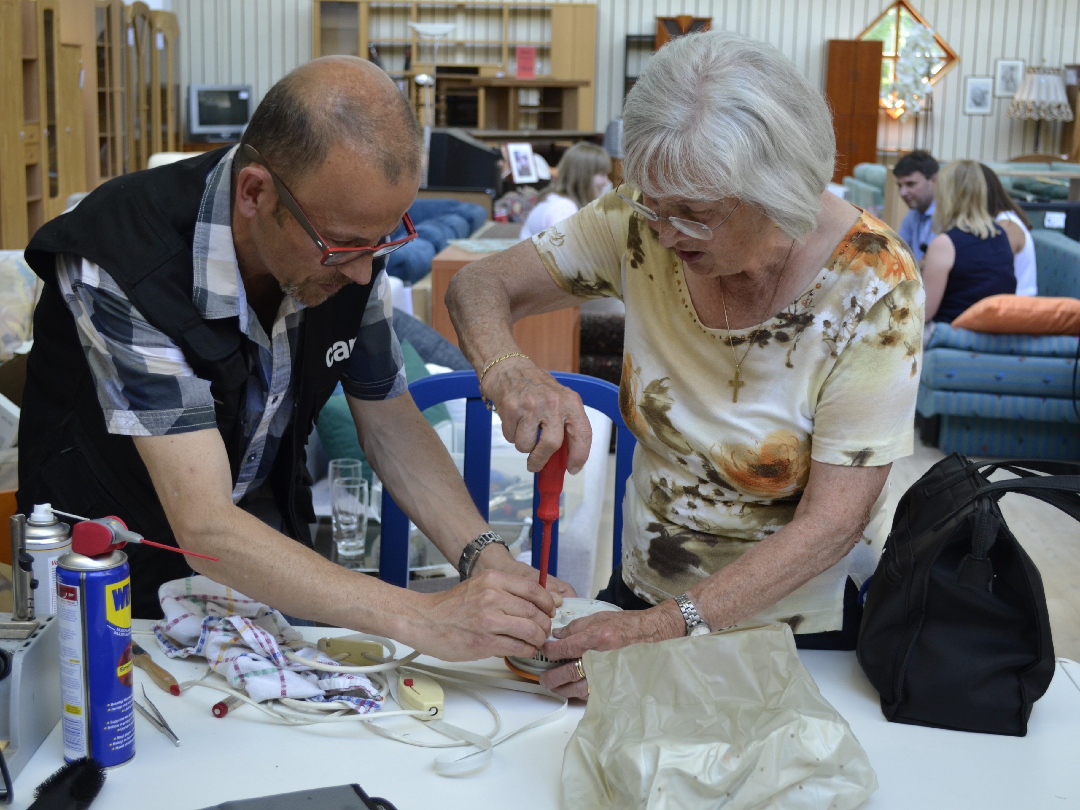 Am 8. Juni können beim Carla-Reparaturcafé defekte Elektrogeräte mitgebracht und selbst repariert werden. Am 8. Juni können beim Carla-Reparaturcafé defekte Elektrogeräte mitgebracht und selbst repariert werden.