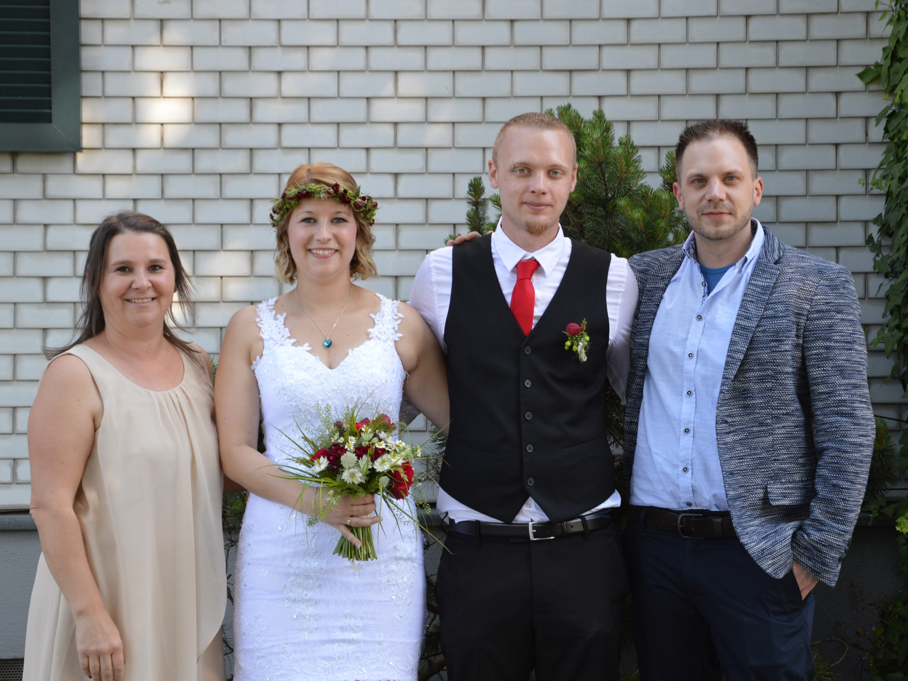 Angelina Baurenhas und Dean Gerster haben geheiratet. Angelina Baurenhas und Dean Gerster haben geheiratet.