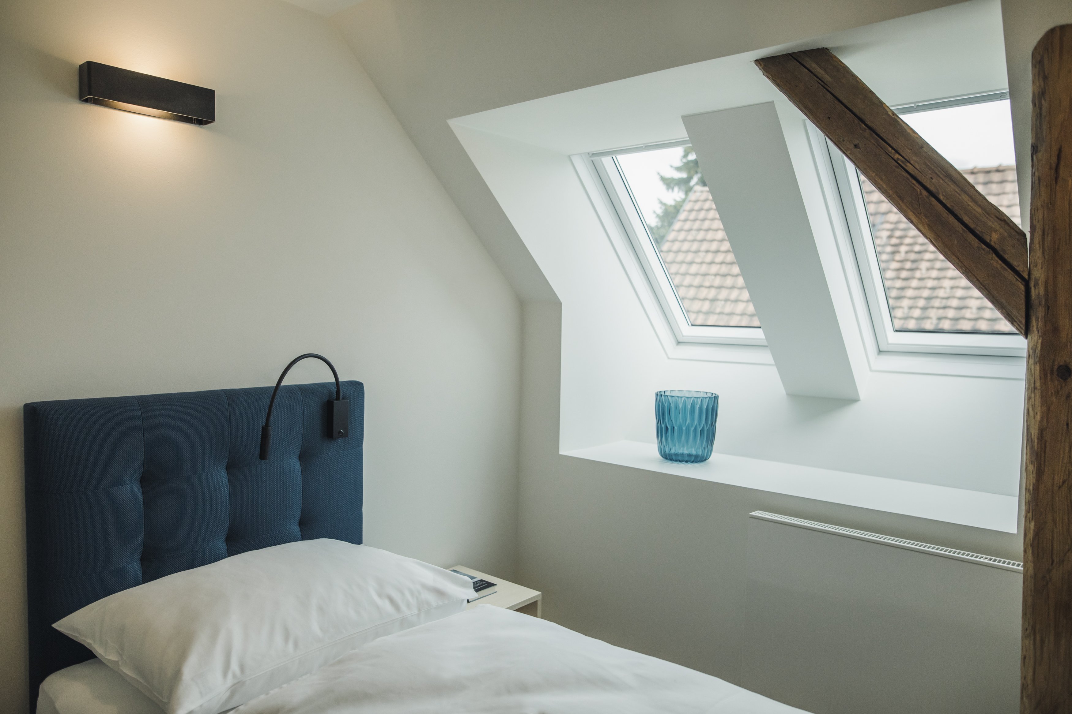 Das Architekturbüro Früh setzte bei der aufwändigen Sanierung auf Vorarlberger Handwerkskunst und legte bei der Materialwahl Wert auf Qualität und Nachhaltigkeit. Das Architekturbüro Früh setzte bei der aufwändigen Sanierung auf Vorarlberger Handwerkskunst und legte bei der Materialwahl Wert auf Qualität und Nachhaltigkeit.