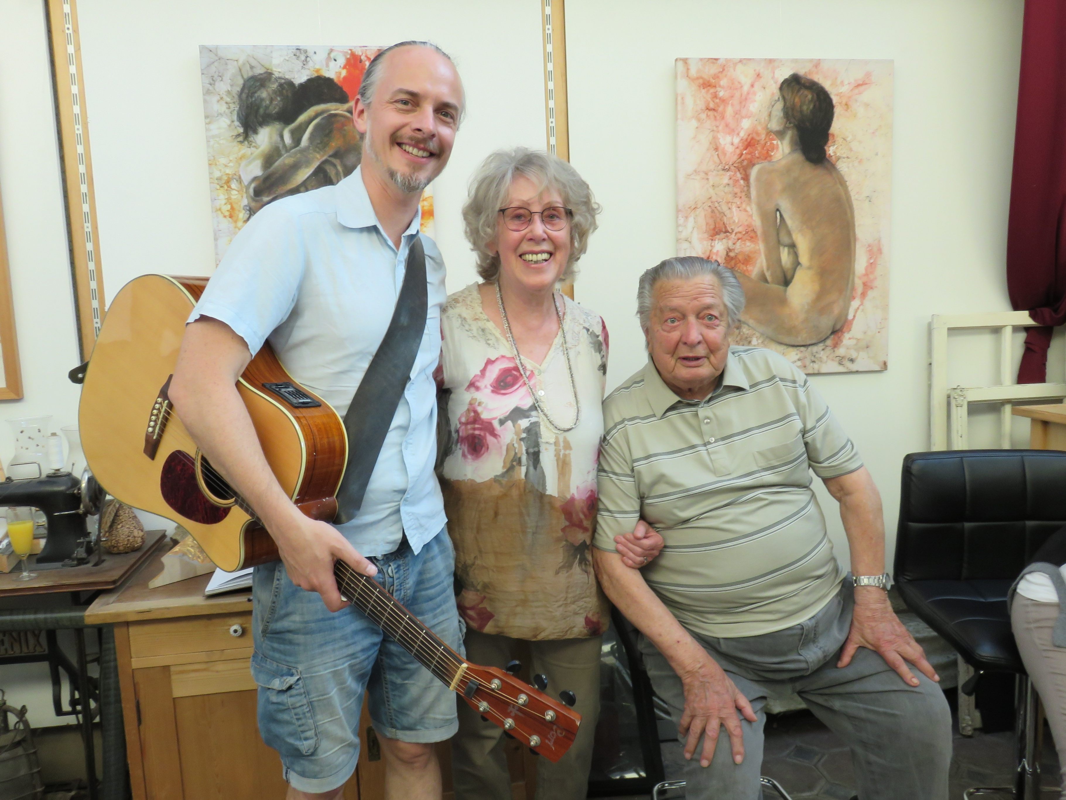 Künstlerin Erika Percinlic mit Sohn Wolfgang und Ehemann Slavko