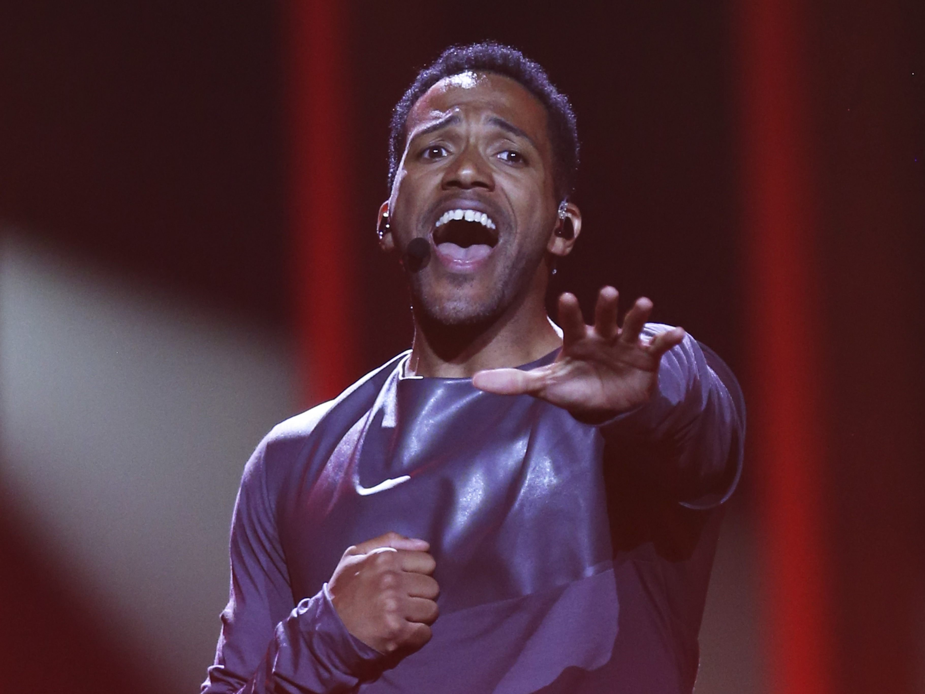 Cesár Sampson kämpft mit "Nobody But You" um des Sieg beim Eurovision Song Contest 2018. Cesár Sampson kämpft mit "Nobody But You" um des Sieg beim Eurovision Song Contest 2018.