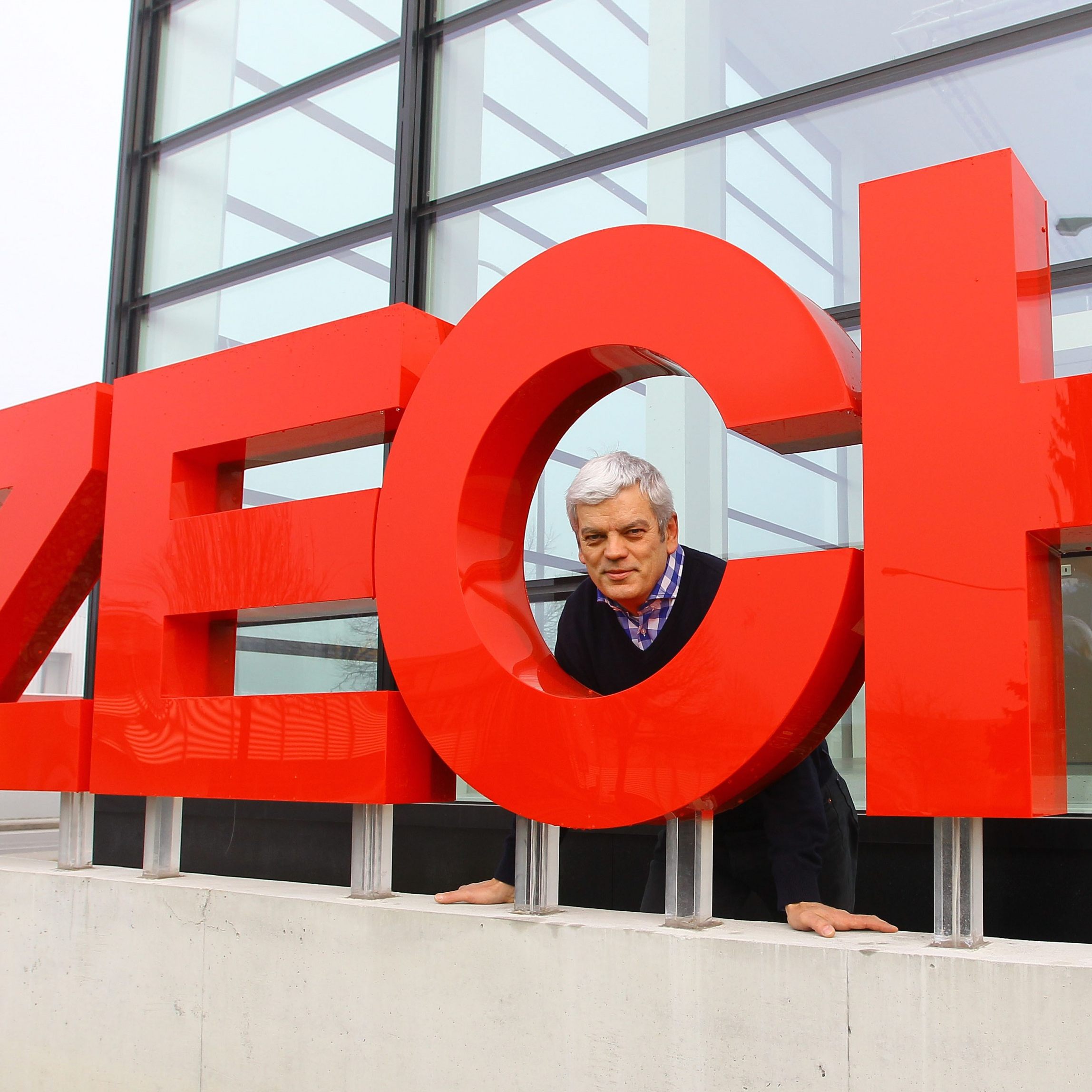 Roman Zech informierte Freunde und Partner schon vorab.