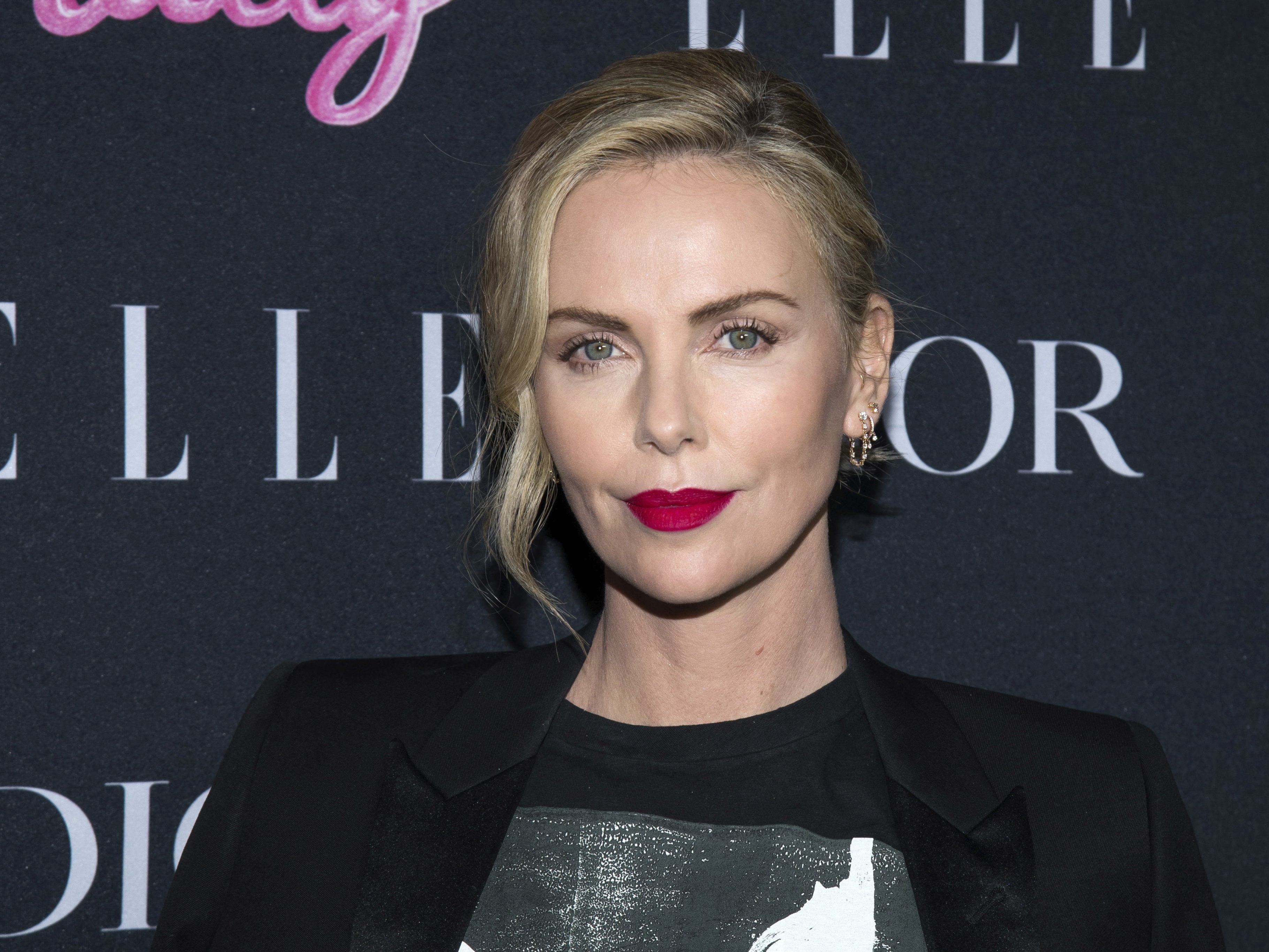 Charlize Theron wird im Zuge des Life Balls mit dem Swarovski Crystal of Hope ausgezeichnet. Charlize Theron wird im Zuge des Life Balls mit dem Swarovski Crystal of Hope ausgezeichnet.