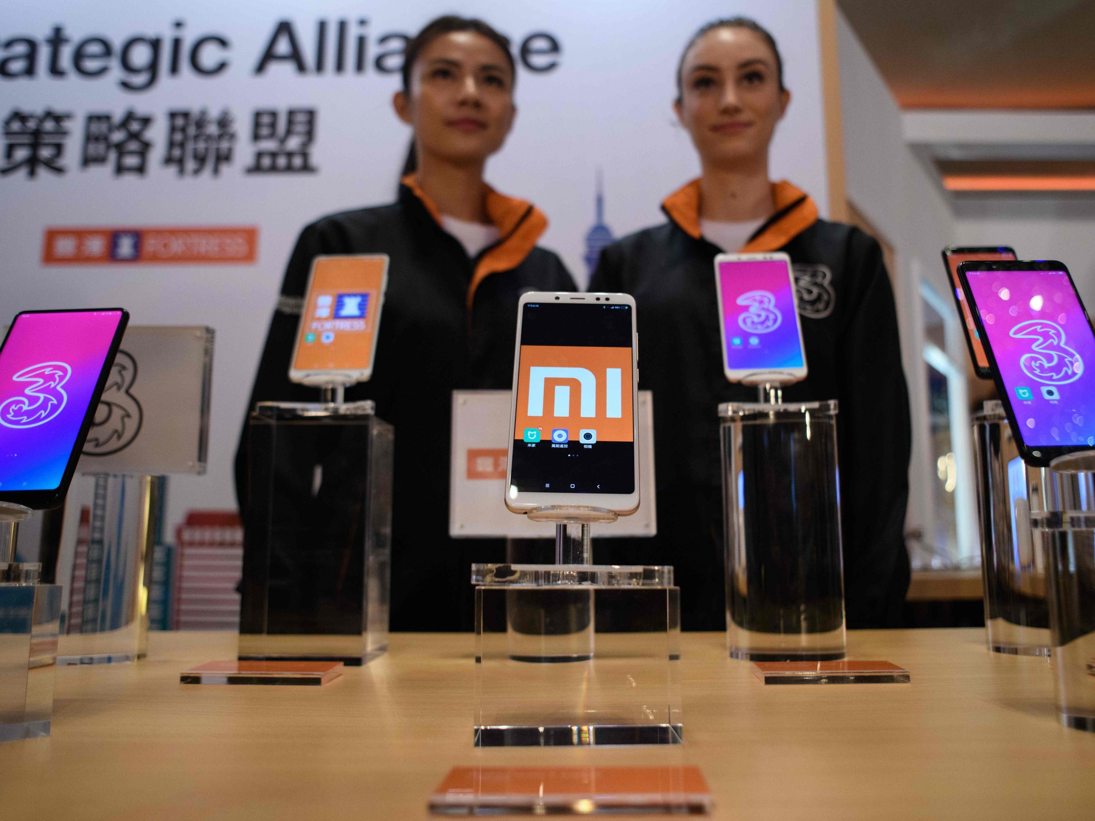 Drei wird ab Mitte Mai auch Smartphones von Xiaomi in seinen Shops anbieten.