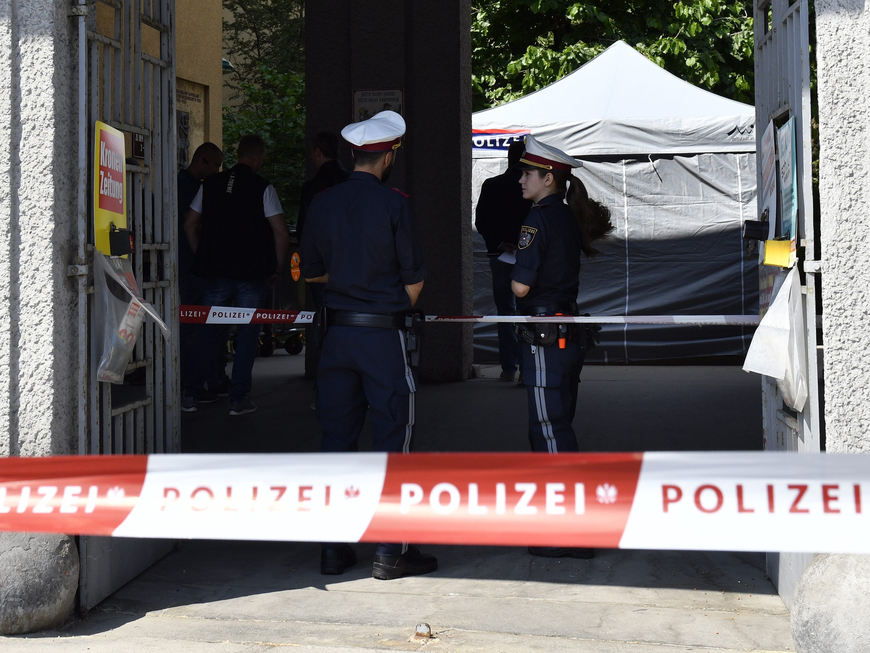 Die Ermittlungen nach dem Leichenfund eines Kindes in Wien laufen. Die Ermittlungen nach dem Leichenfund eines Kindes in Wien laufen.