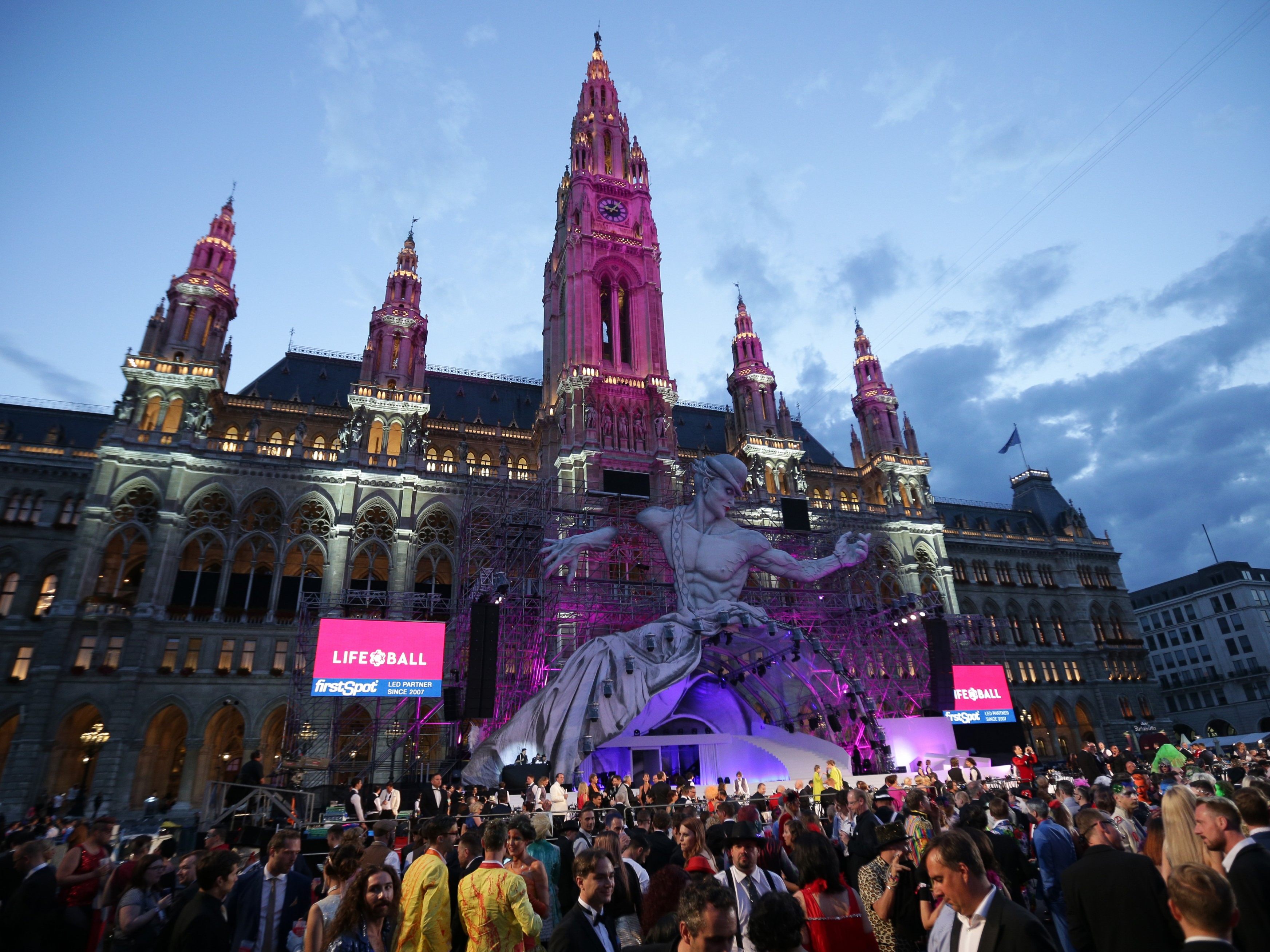 200 Tickets: Heuer gibt es beim Life Ball erstmals eine Abendkassa. 200 Tickets: Heuer gibt es beim Life Ball erstmals eine Abendkassa.
