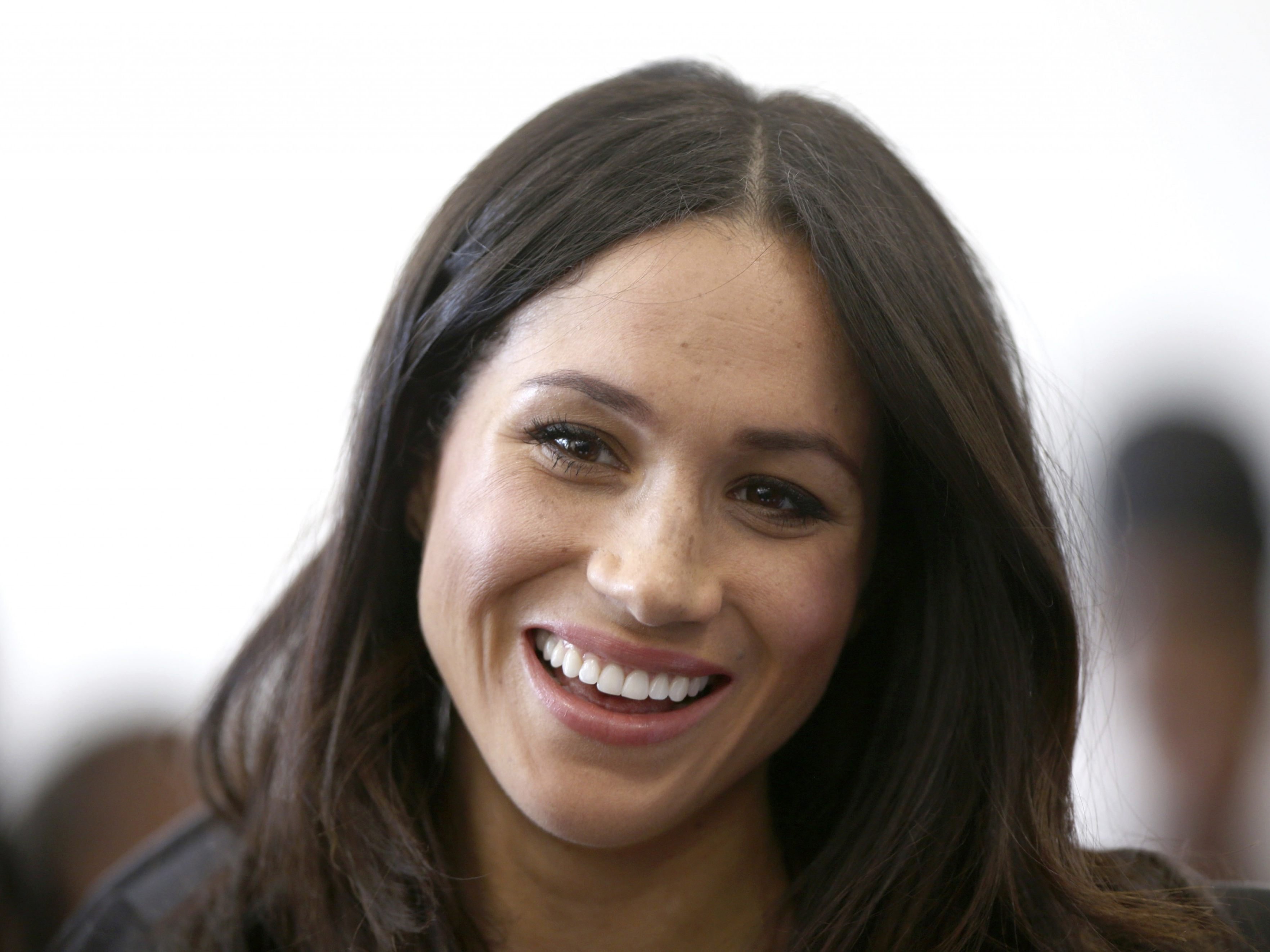 Meghan Markle wird von ihrem Vater zum Traualter geführt. Meghan Markle wird von ihrem Vater zum Traualter geführt.