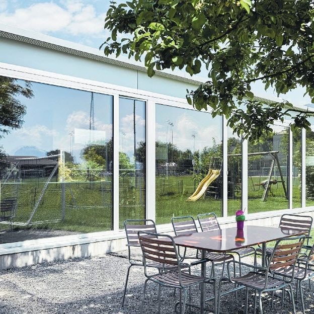 Ein Haus, dessen karges Äußeres im Inneren Überraschendes verbirgt.